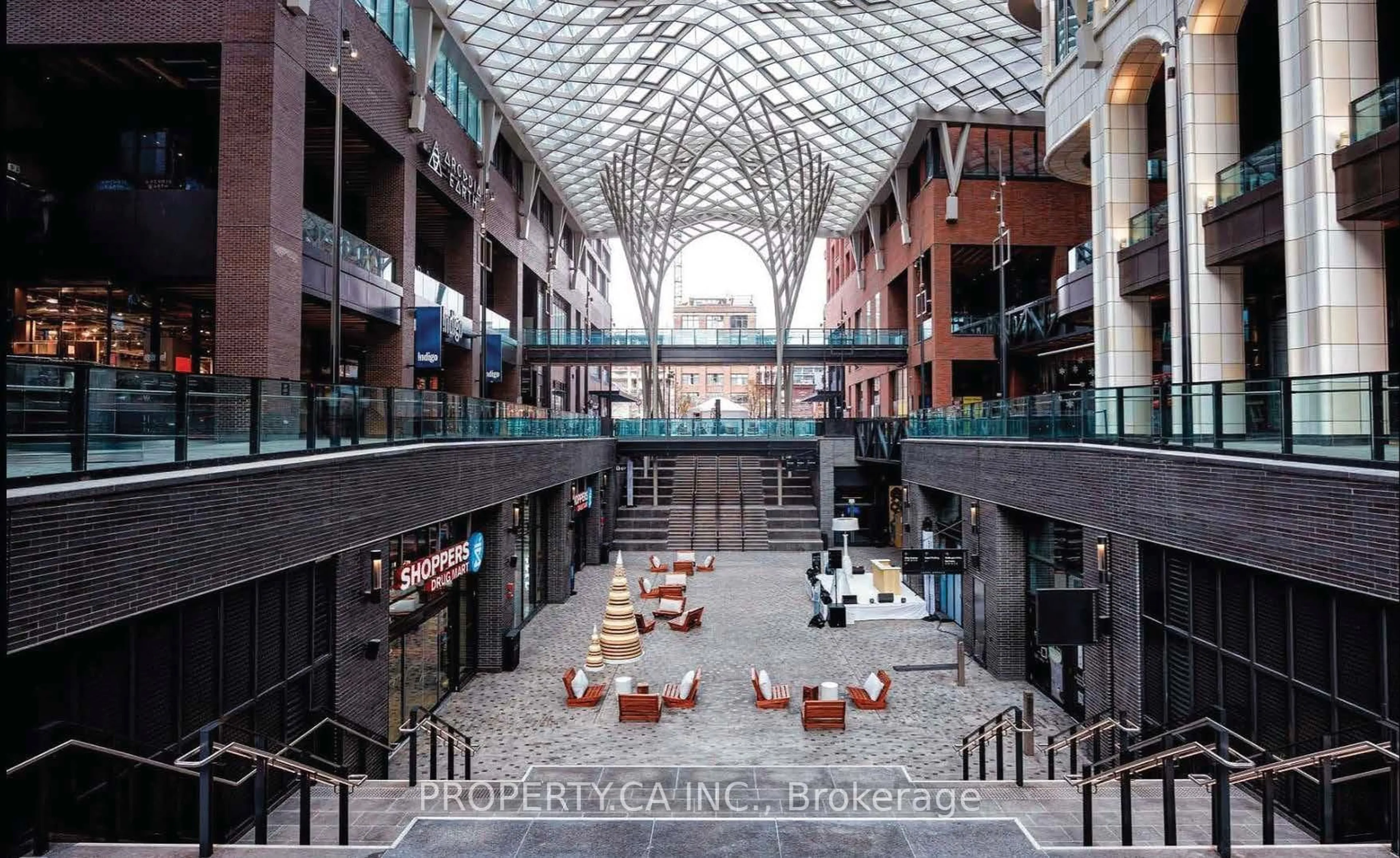 Indoor foyer for 470 Front St #2401, Toronto Ontario M5V 0V6