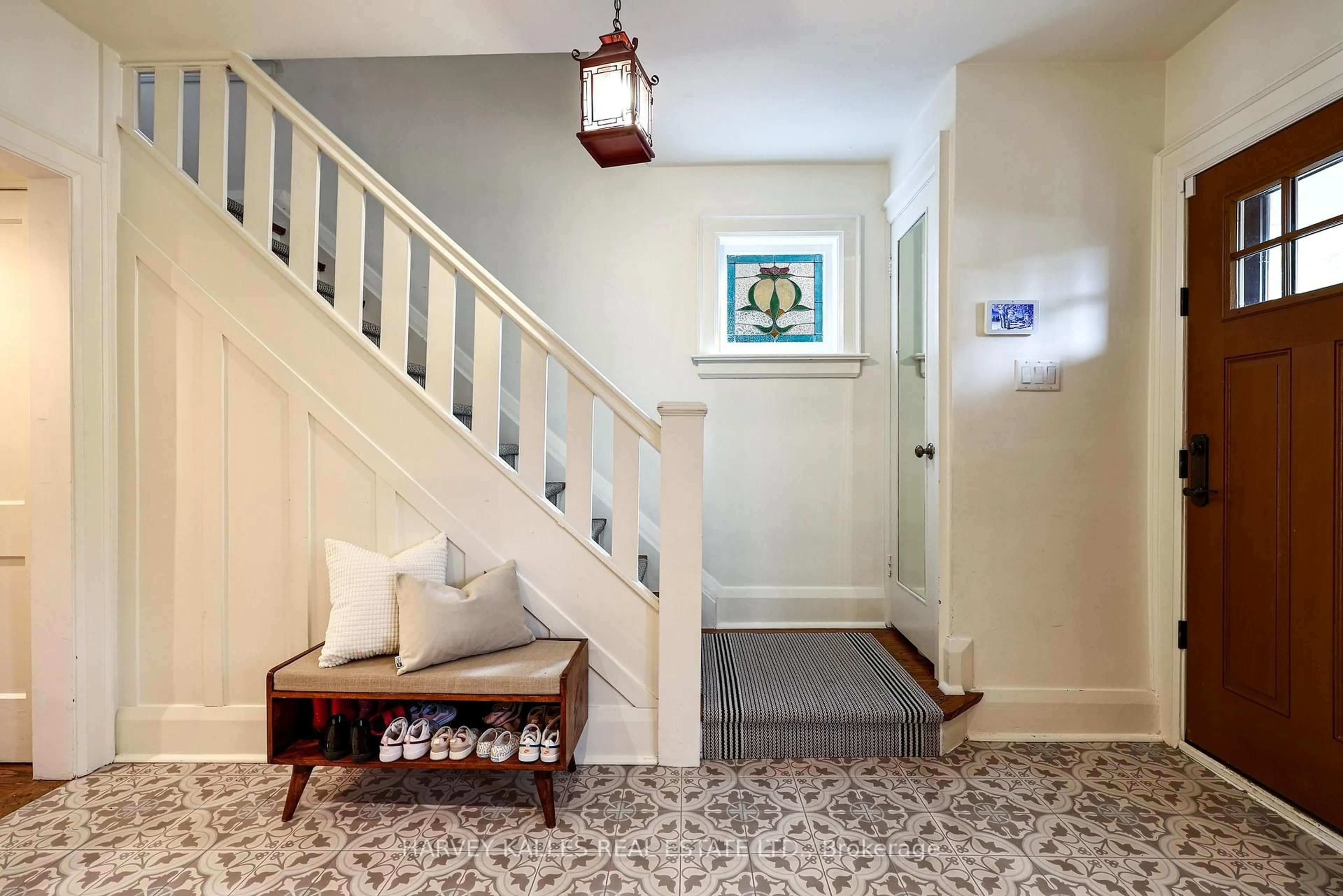 Indoor entryway for 150 Deloraine Ave, Toronto Ontario M5M 2A9