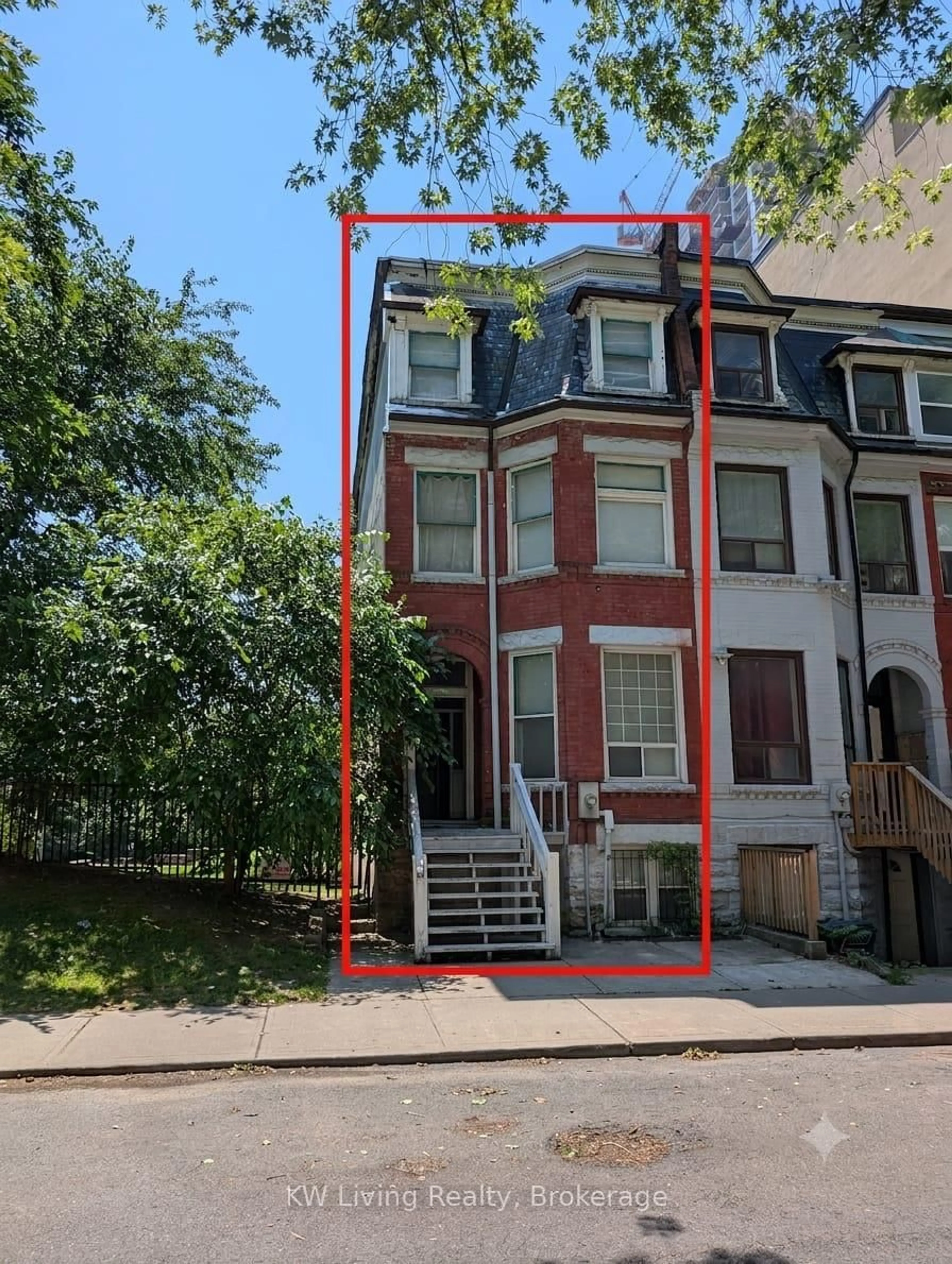 Unknown for 27 McGill St, Toronto Ontario M5B 2E7