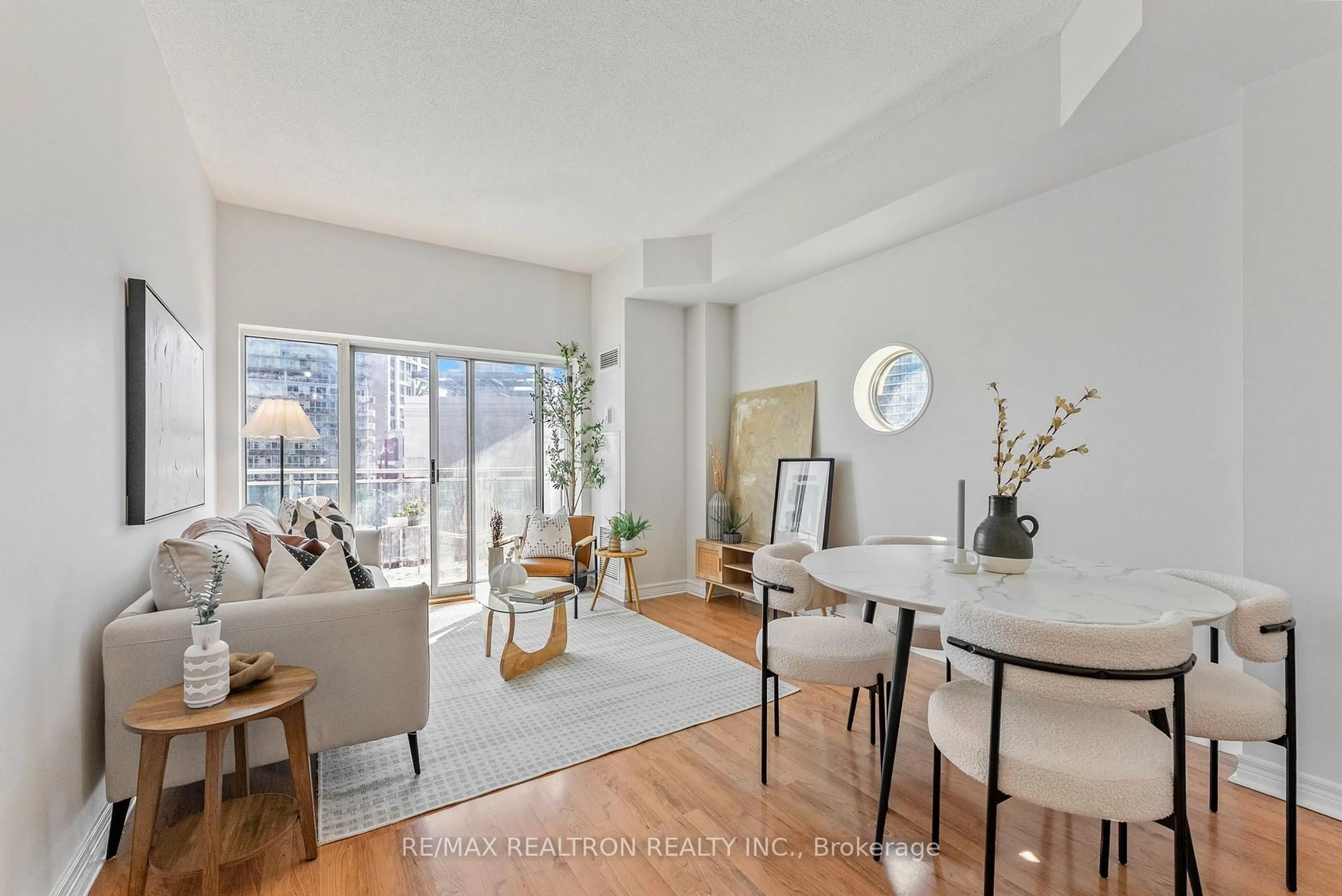 Living room with furniture, unknown for 600 Queens Quay #619, Toronto Ontario M5V 3M3