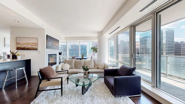 180 University Ave #2909, Toronto 3