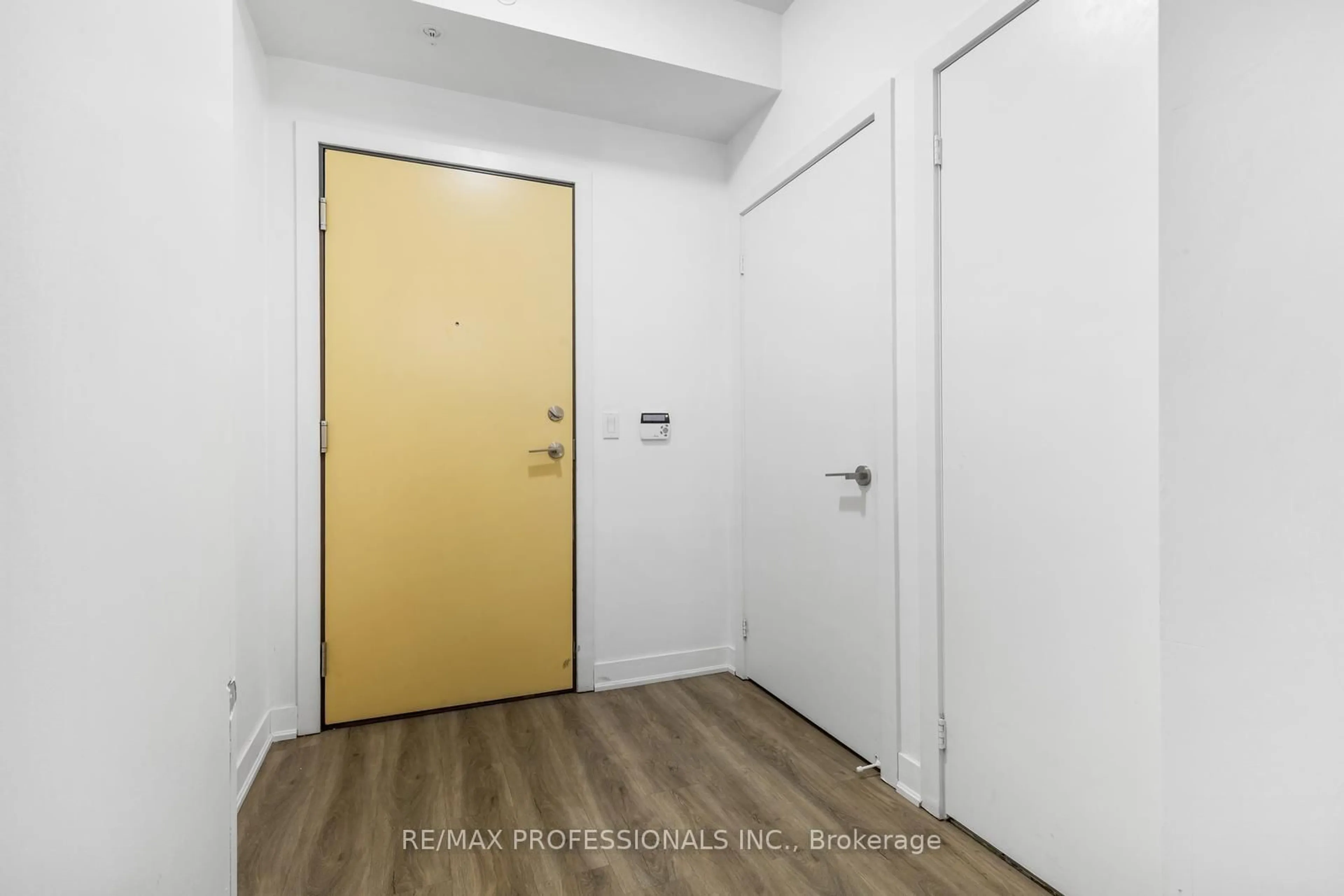 Unknown for 30 Nelson St #325, Toronto Ontario M5V 0H5