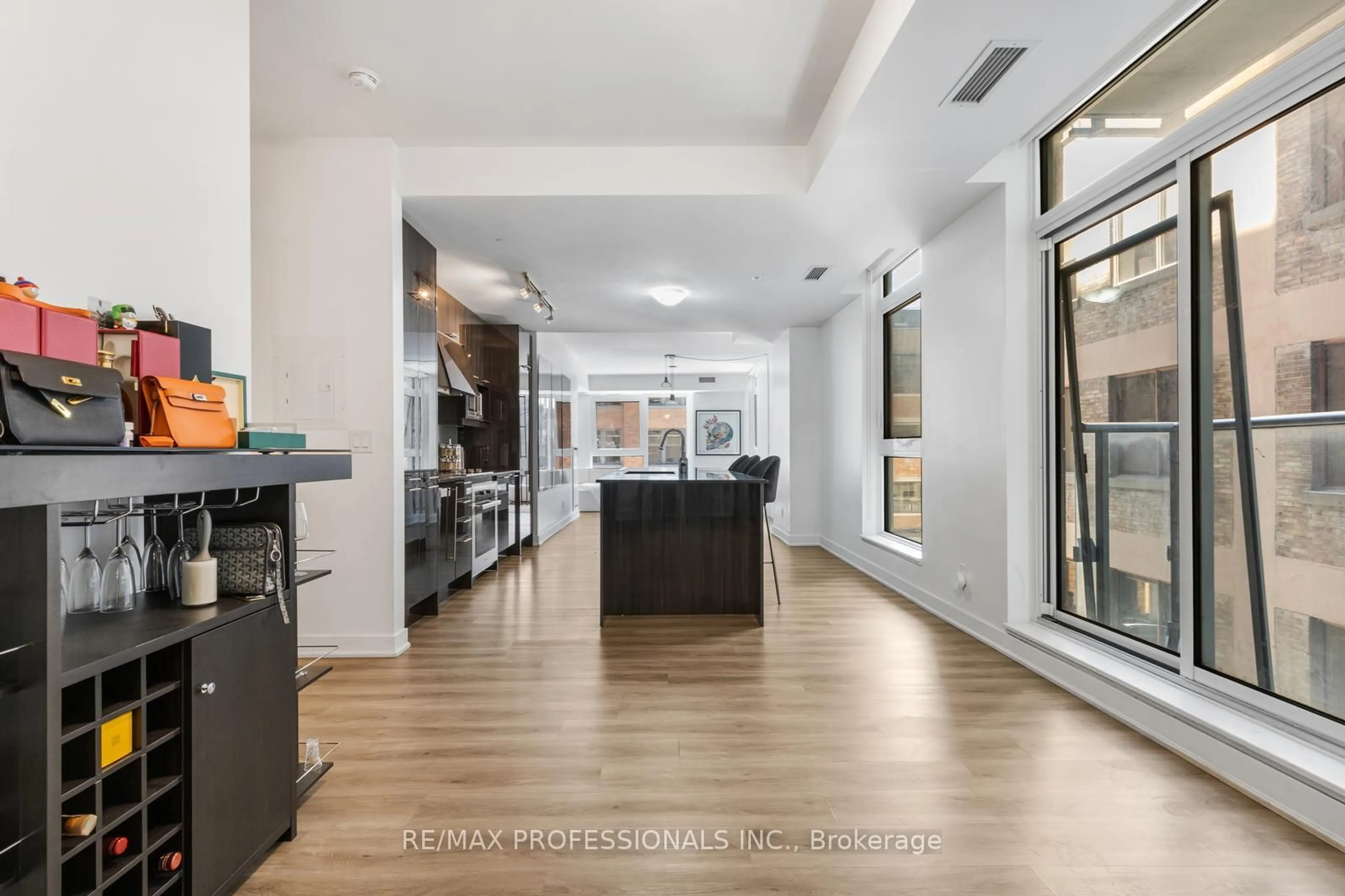 Open concept kitchen, unknown for 30 Nelson St #325, Toronto Ontario M5V 0H5