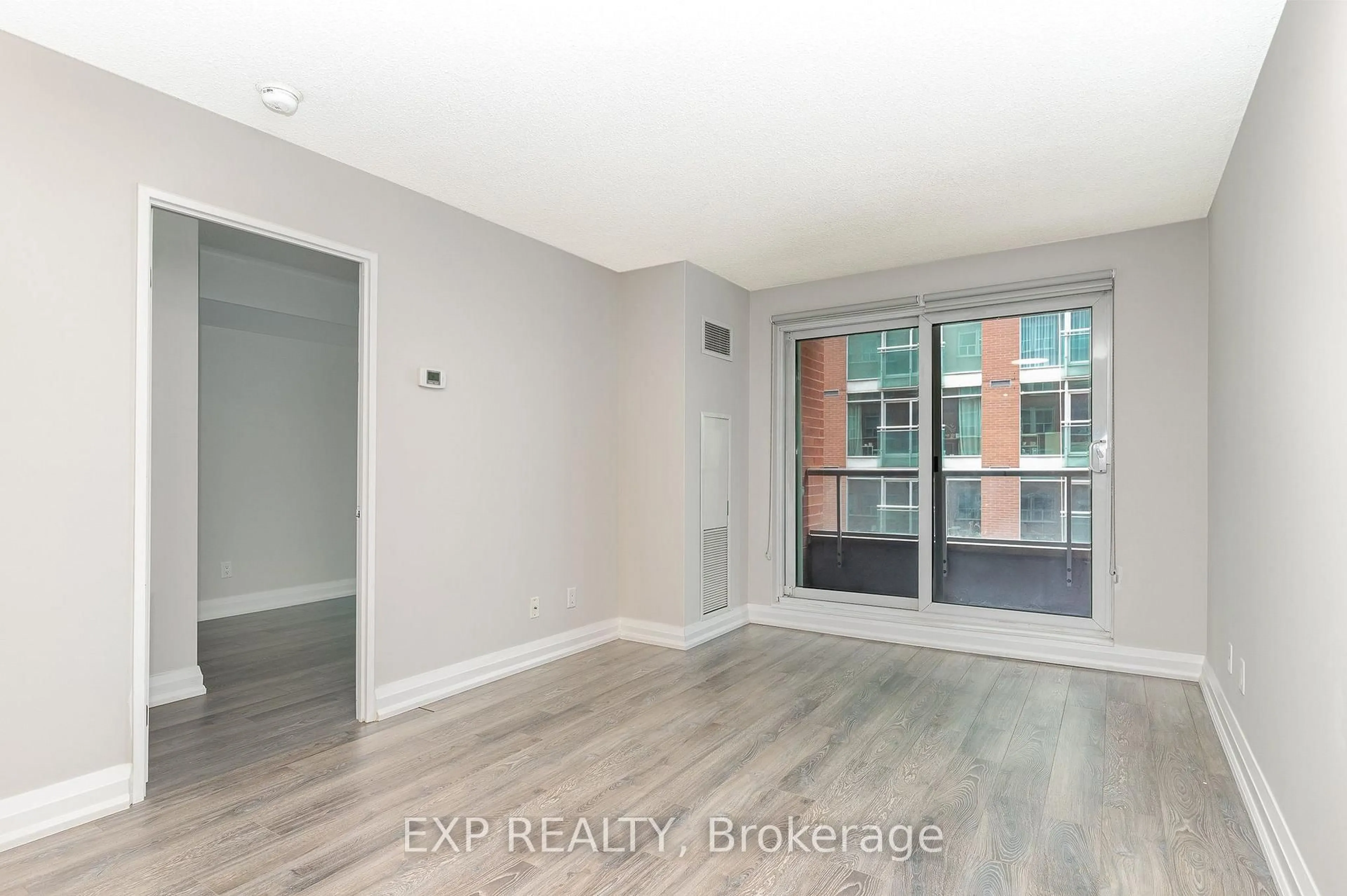 A pic of a room for 230 King St #614, Toronto Ontario M5A 1K5