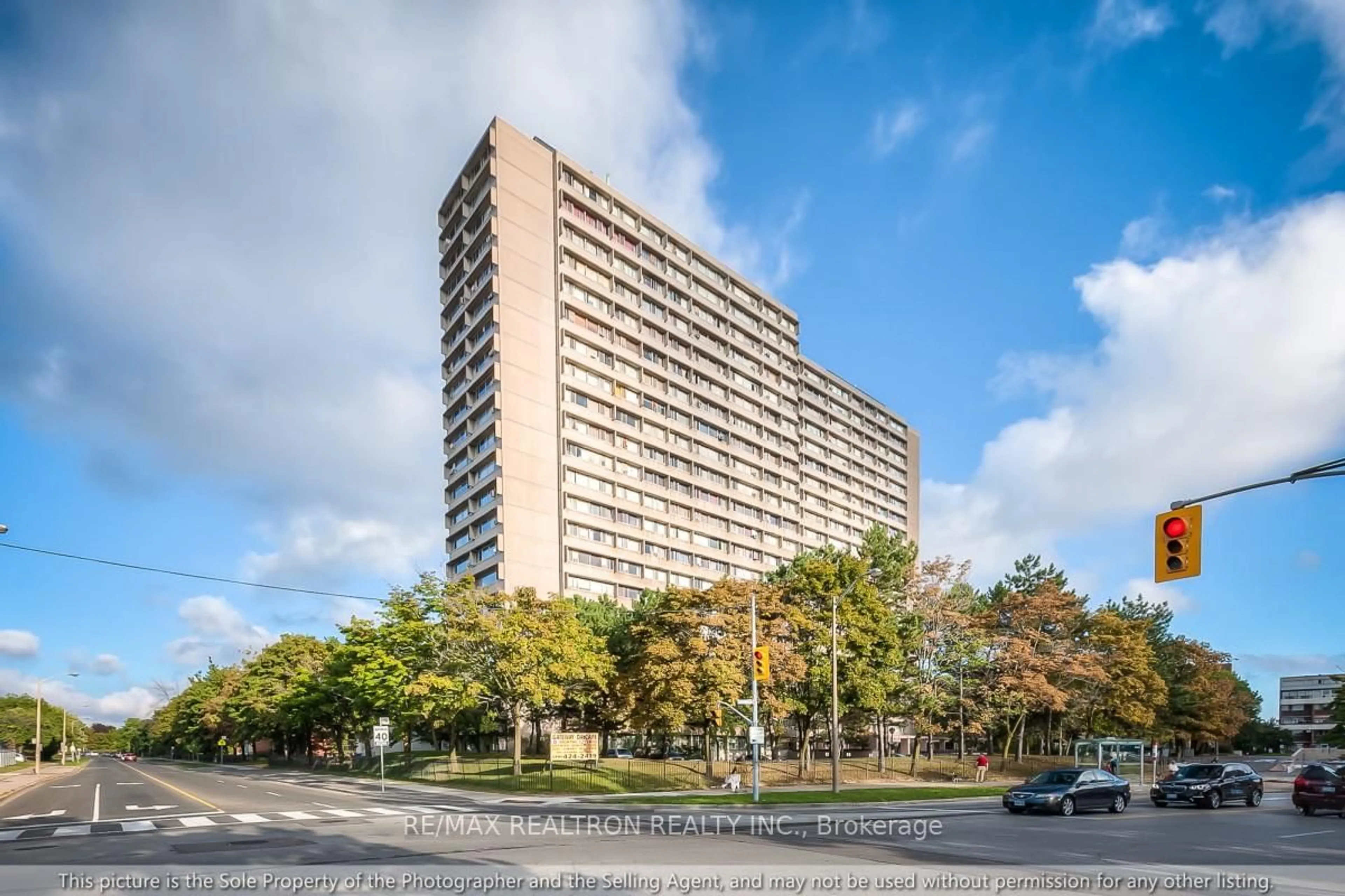 Unknown for 100 Leeward Glwy #1401, Toronto Ontario M3C 2Z1