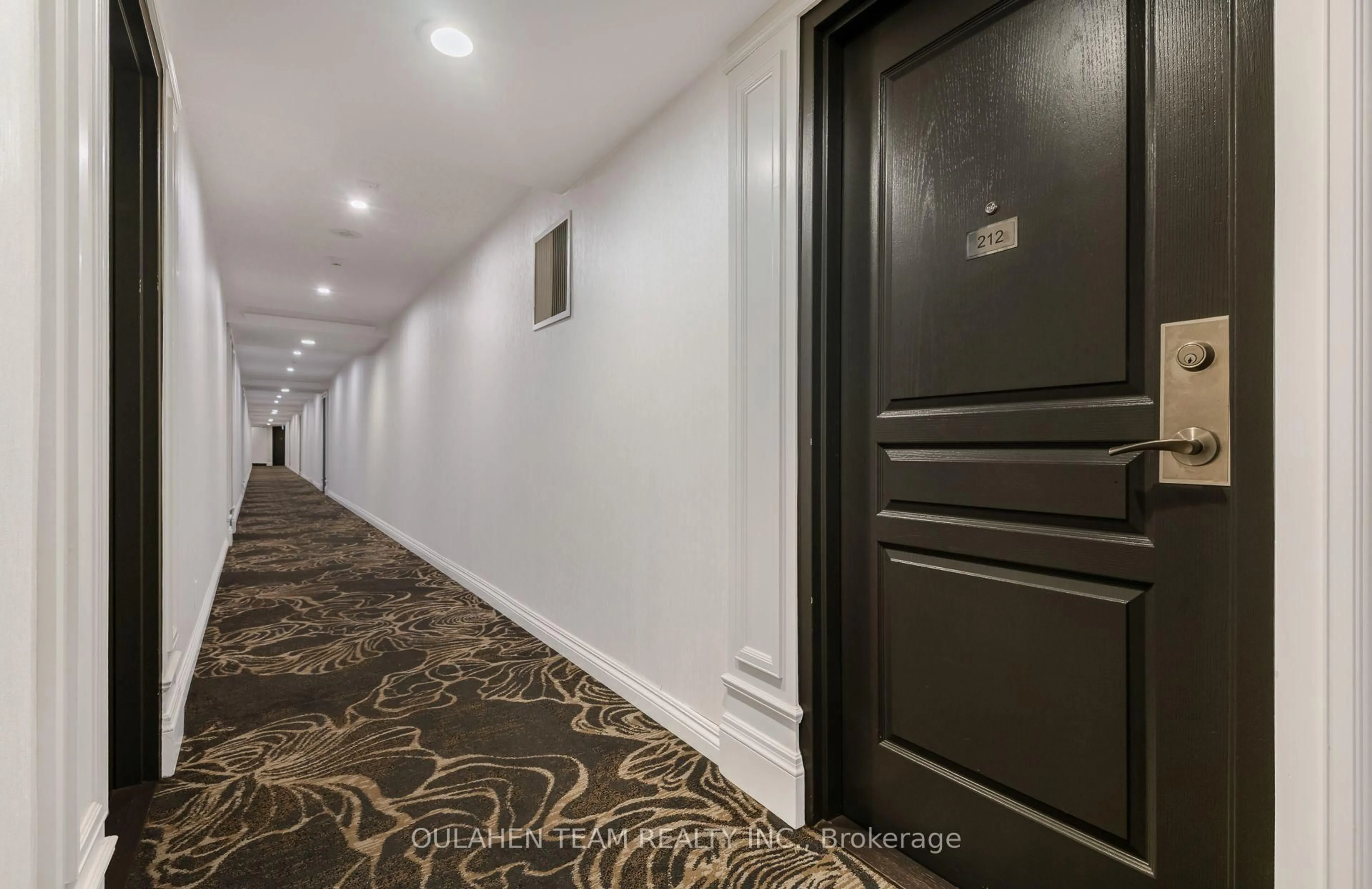 Indoor foyer for 16 Dallimore Circ #212, Toronto Ontario M3C 4C4