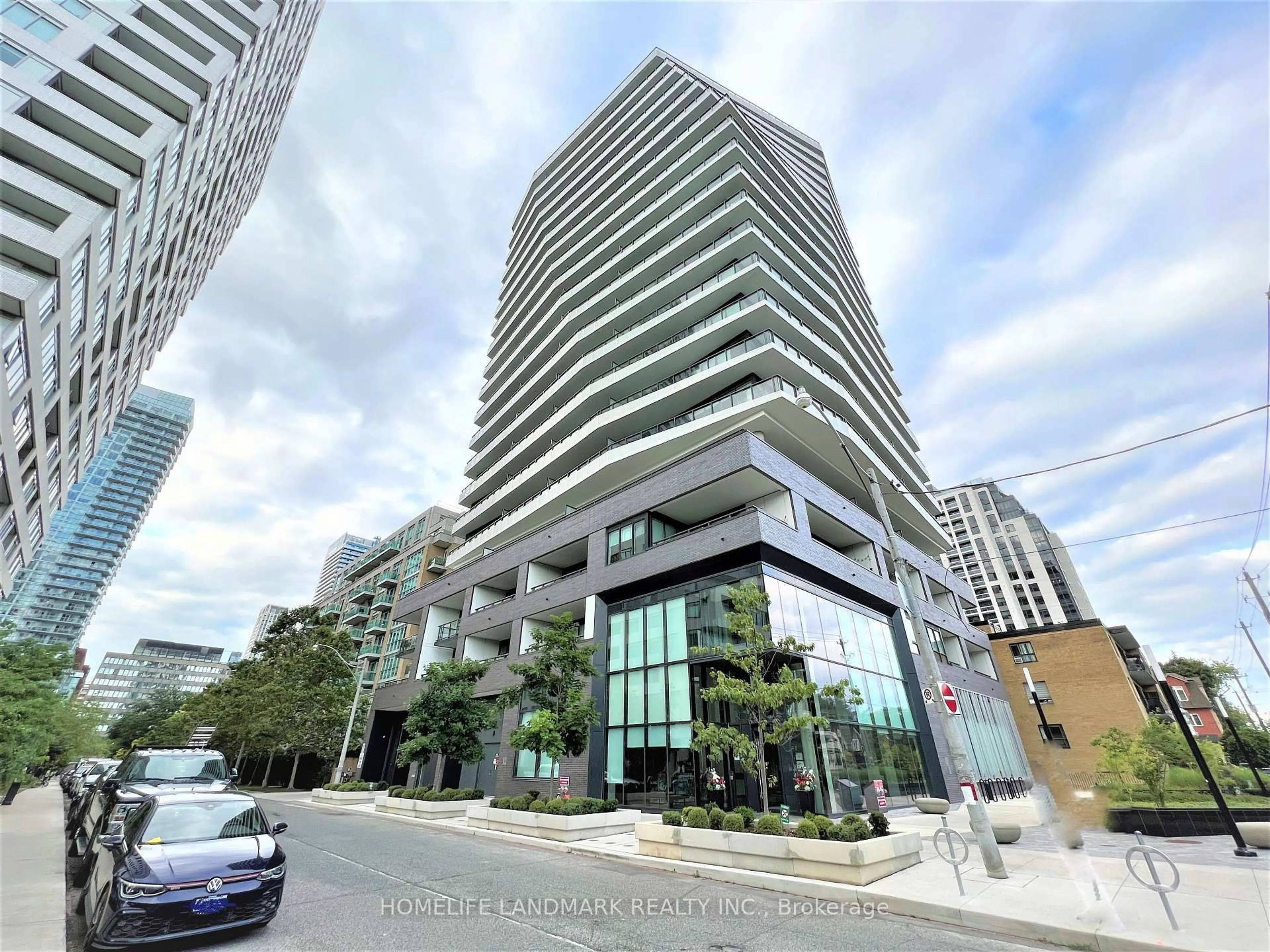 Indoor foyer for 11 Lillian St #1105, Toronto Ontario M4S 0C3