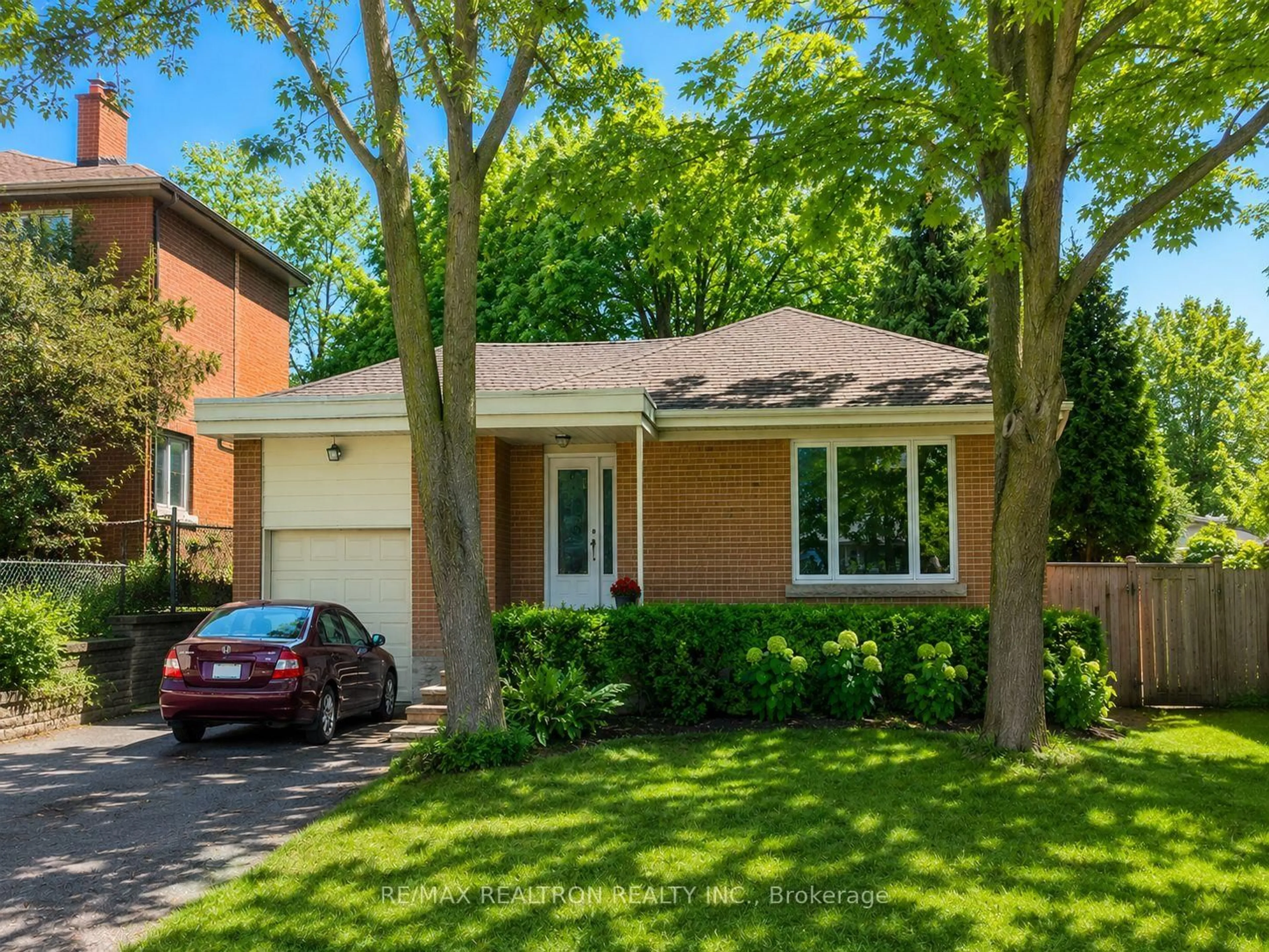 Home with brick exterior material, street for 318 Holmes Ave, Toronto Ontario M2N 4N3