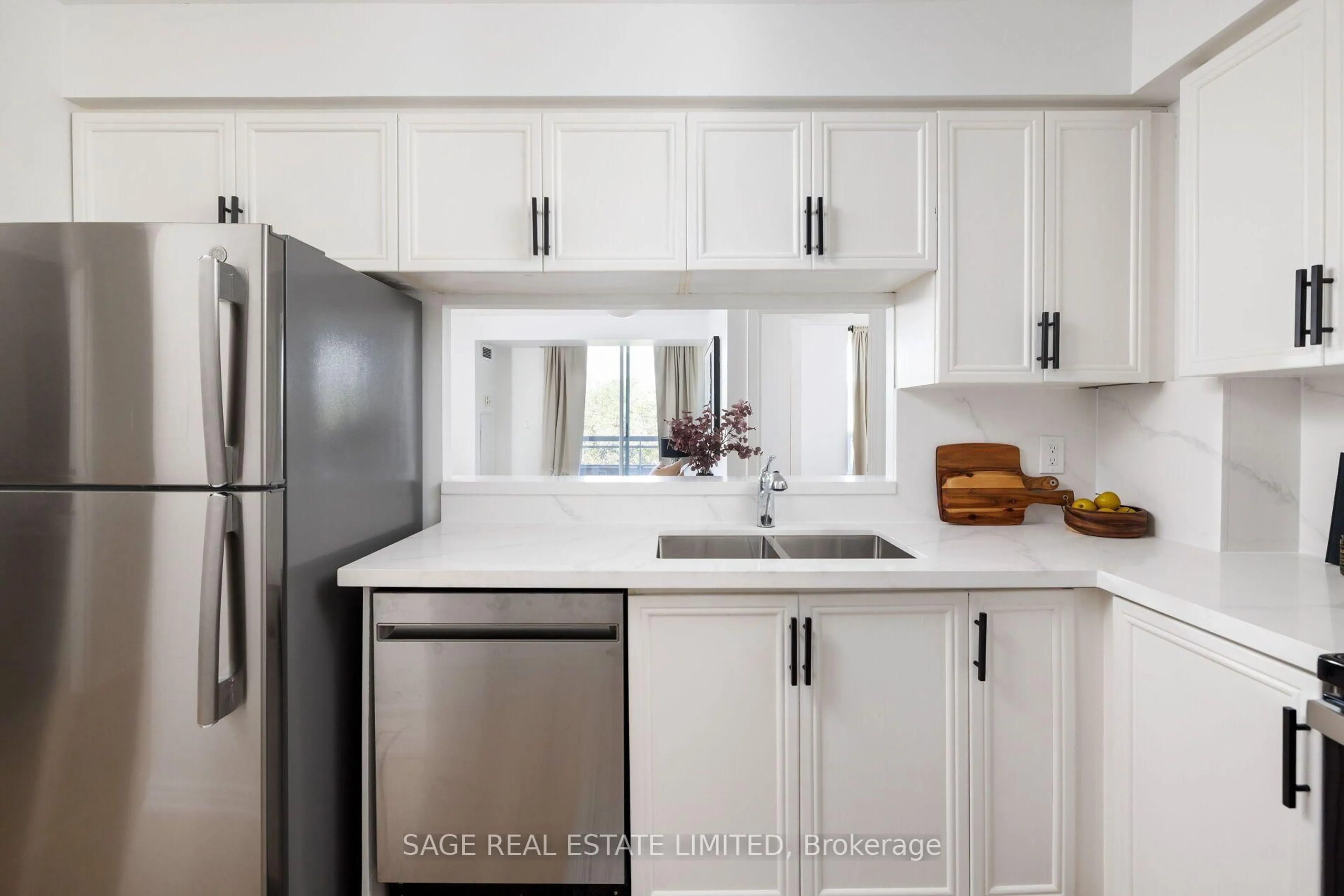 Unknown for 1700 Eglinton Ave #205, Toronto Ontario M4A 2X4