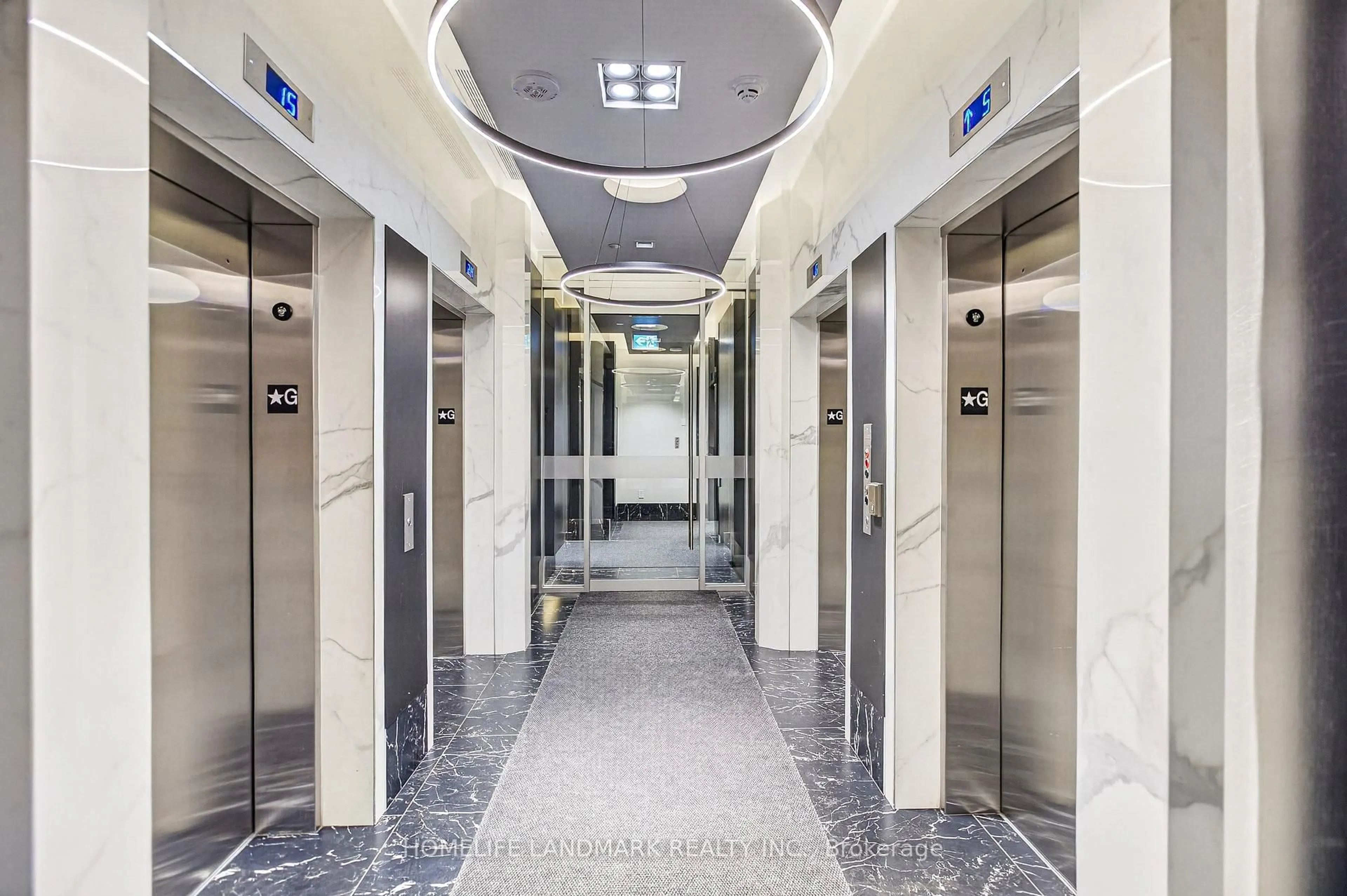 Indoor foyer for 70 Princess St #2811, Toronto Ontario M5A 0X6