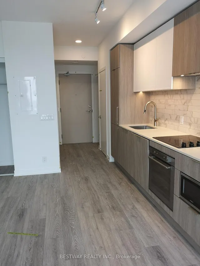 2020 Bathurst St #1611, Toronto 3