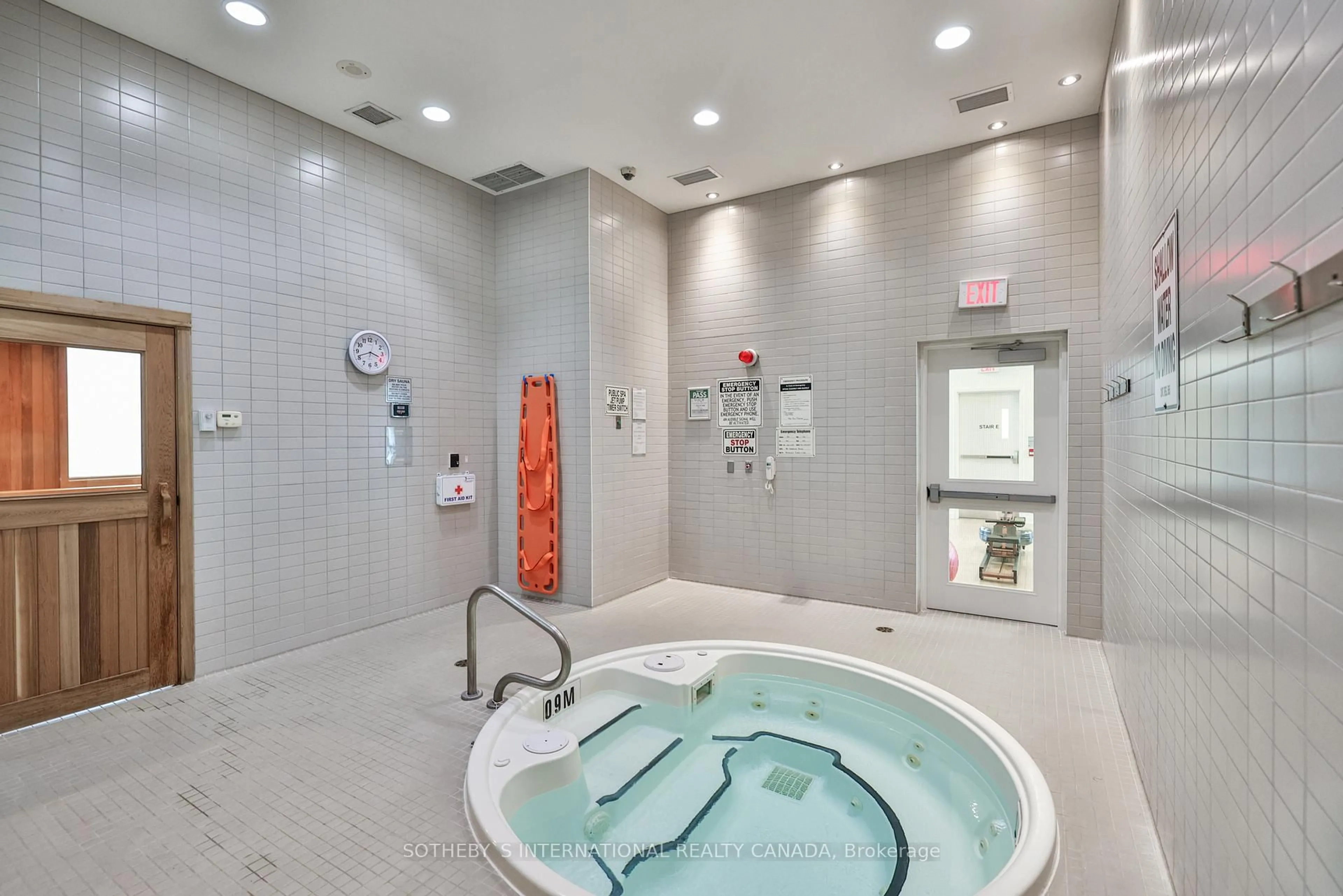 Contemporary bathroom, ceramic/tile floor for 90 Stadium Rd #433, Toronto Ontario M5V 3W5
