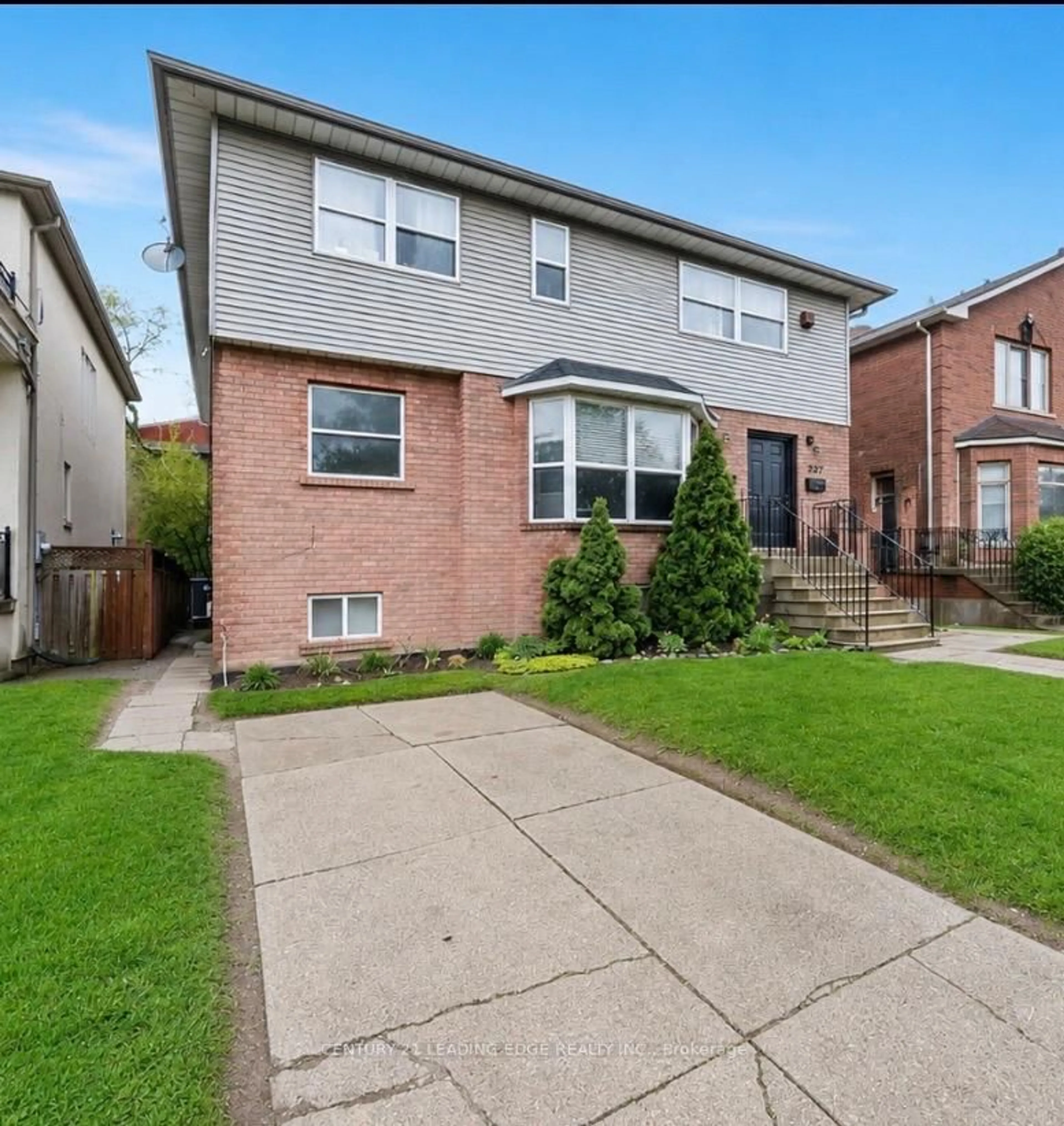 Home with brick exterior material, street for 527 Glengarry Ave, Toronto Ontario M5M 1G2