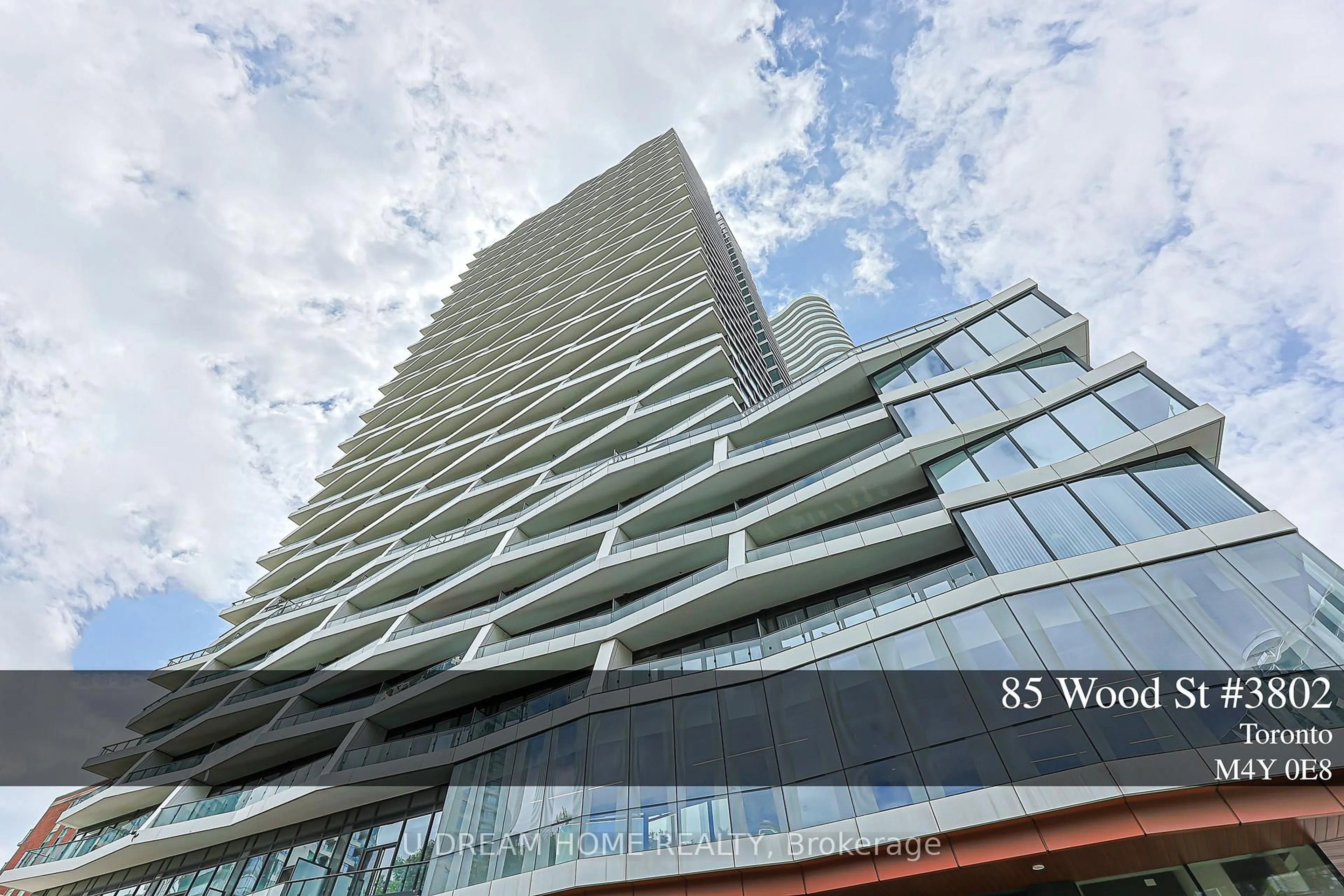 Indoor foyer for 85 Wood St #3802, Toronto Ontario M4Y 0E8