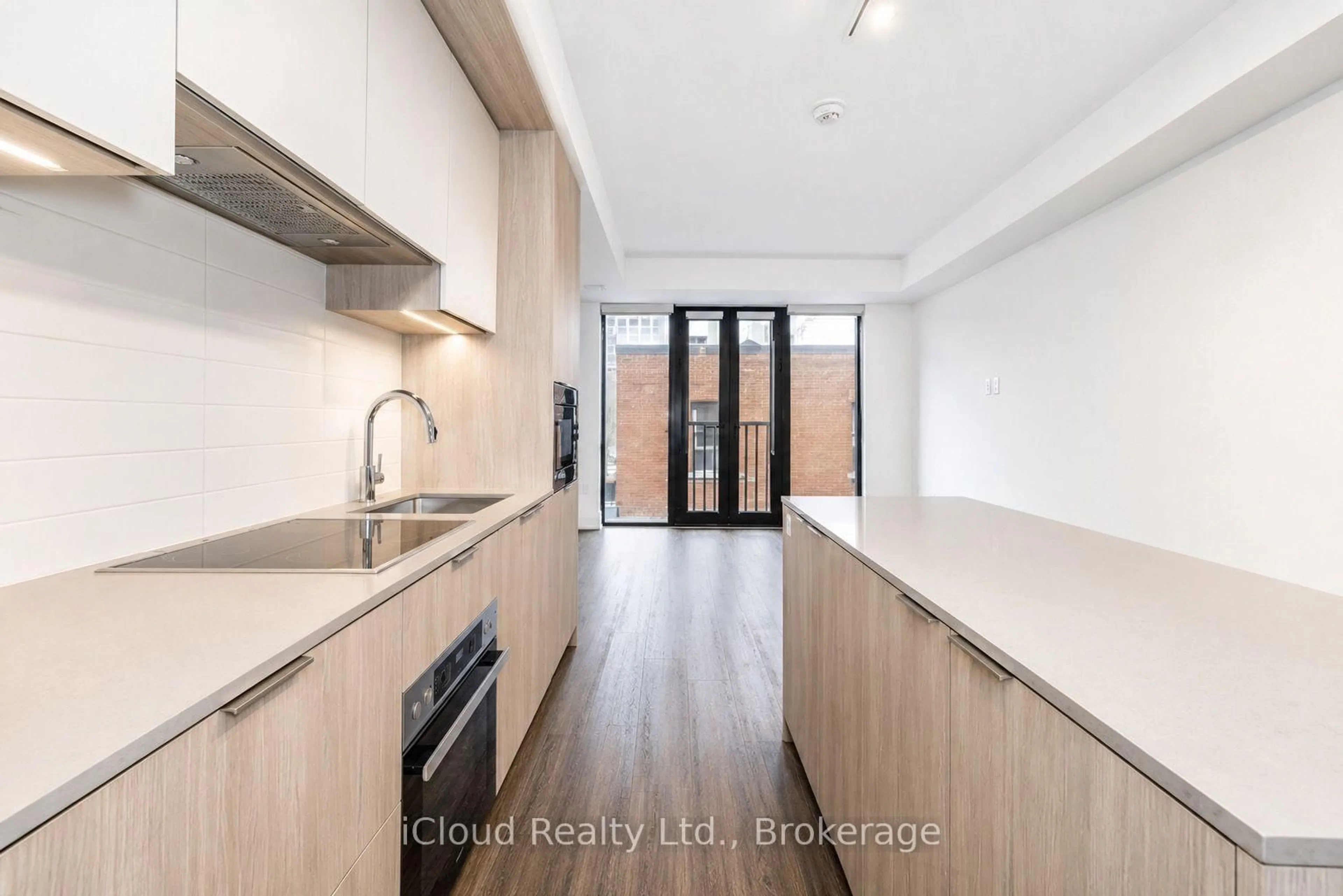 Unknown for 123 Portland St #303, Toronto Ontario M5V 2N4