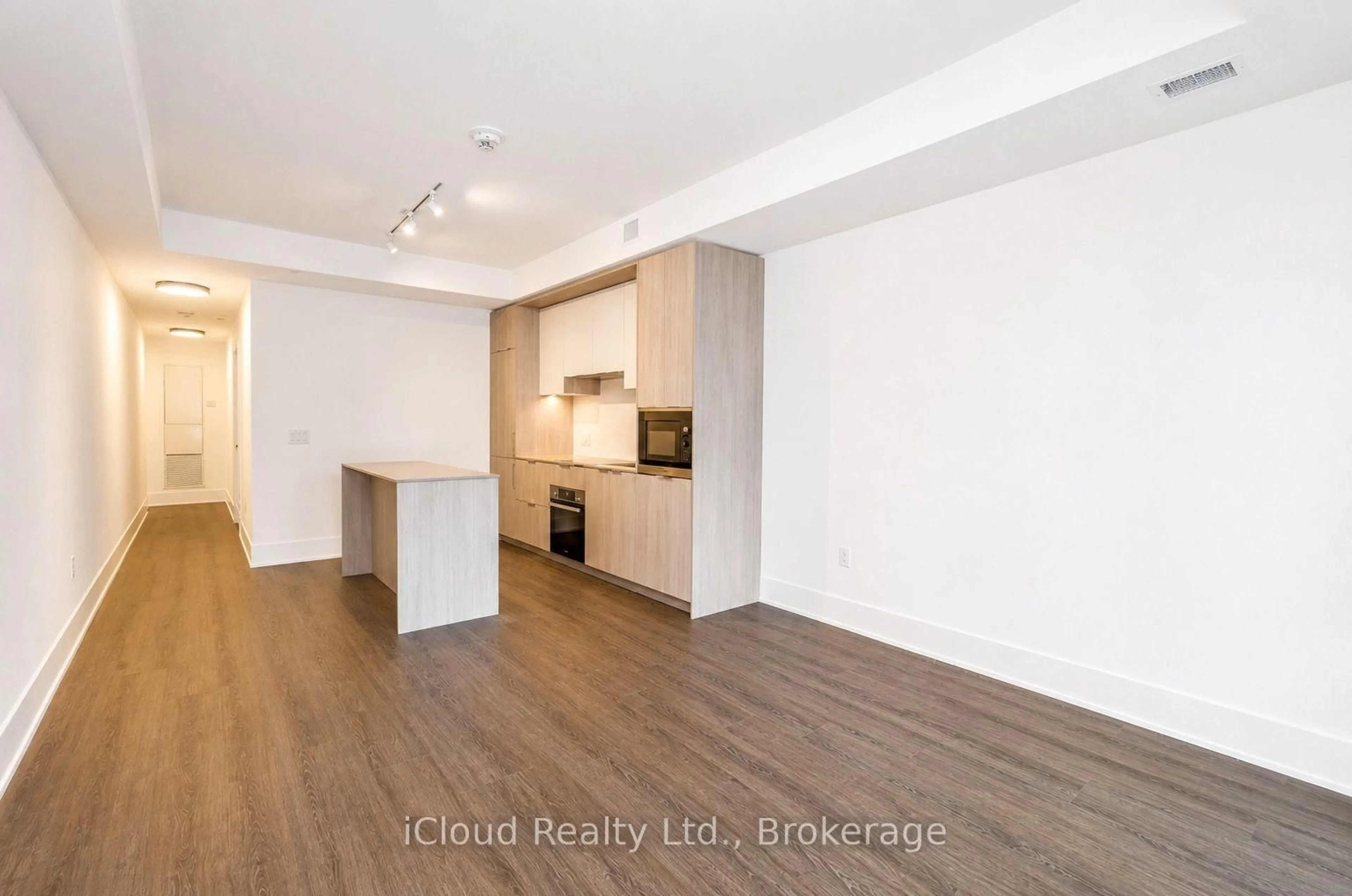 Unknown for 123 Portland St #303, Toronto Ontario M5V 2N4