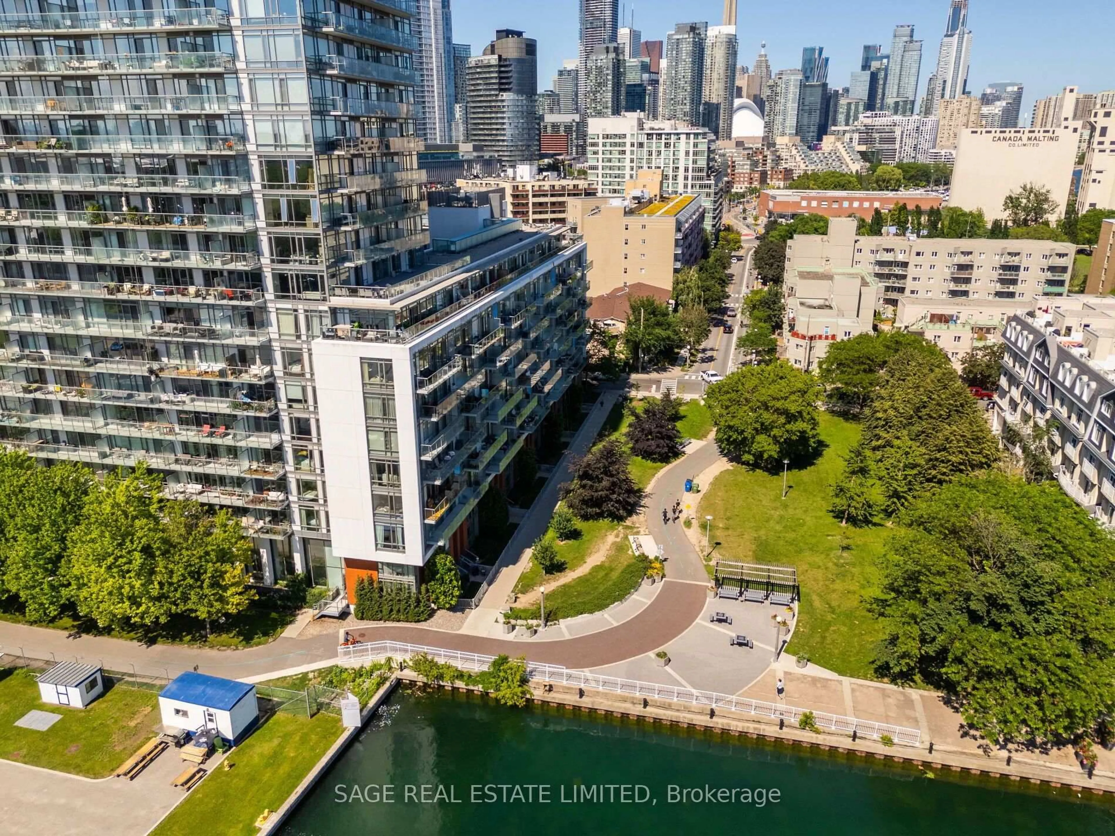 A pic from outside/outdoor area/front of a property/back of a property/a pic from drone, city buildings view from balcony for 90 Stadium Rd #414, Toronto Ontario M5V 3W5