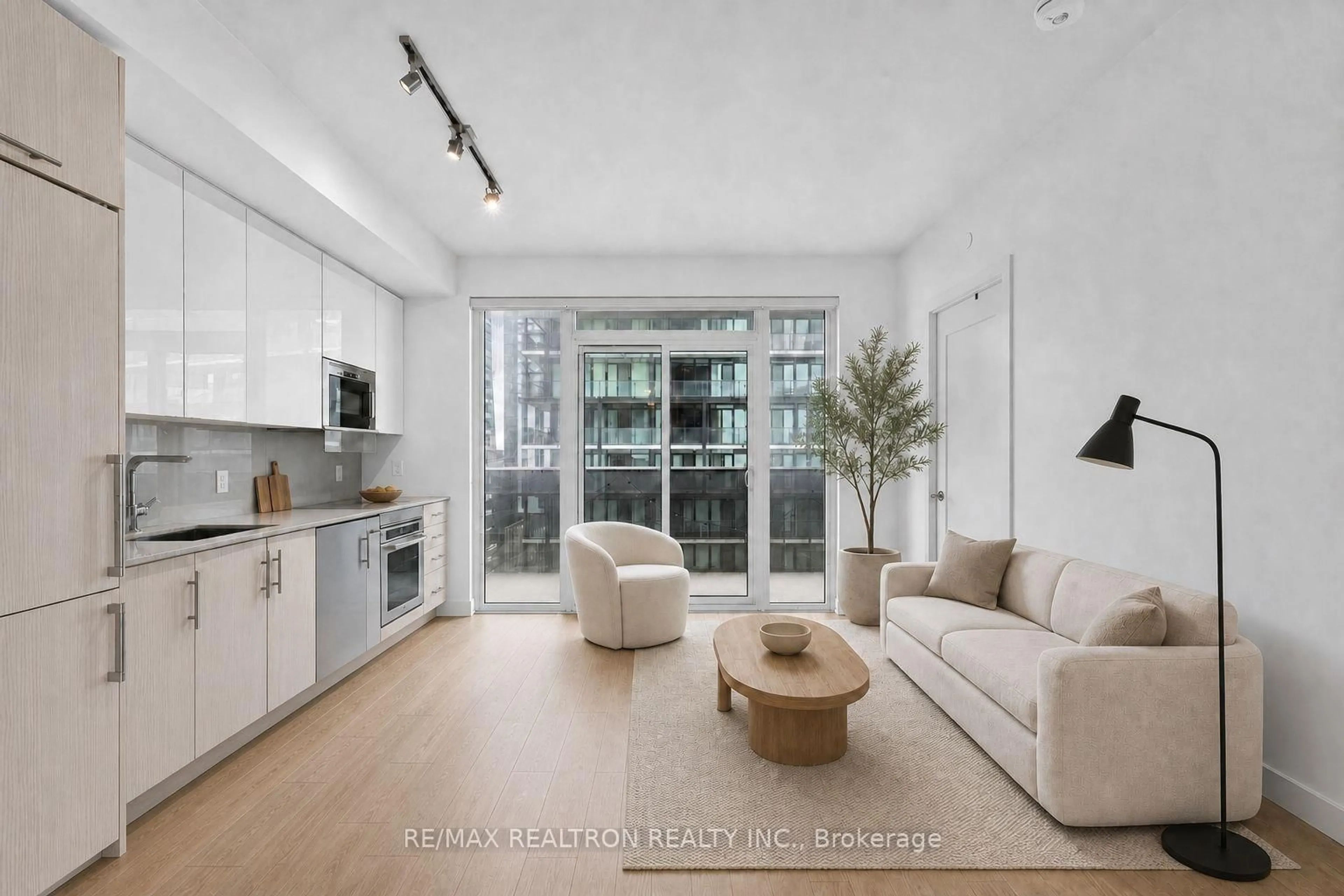 Unknown for 330 Richmond St #2203, Toronto Ontario M5V 0M4