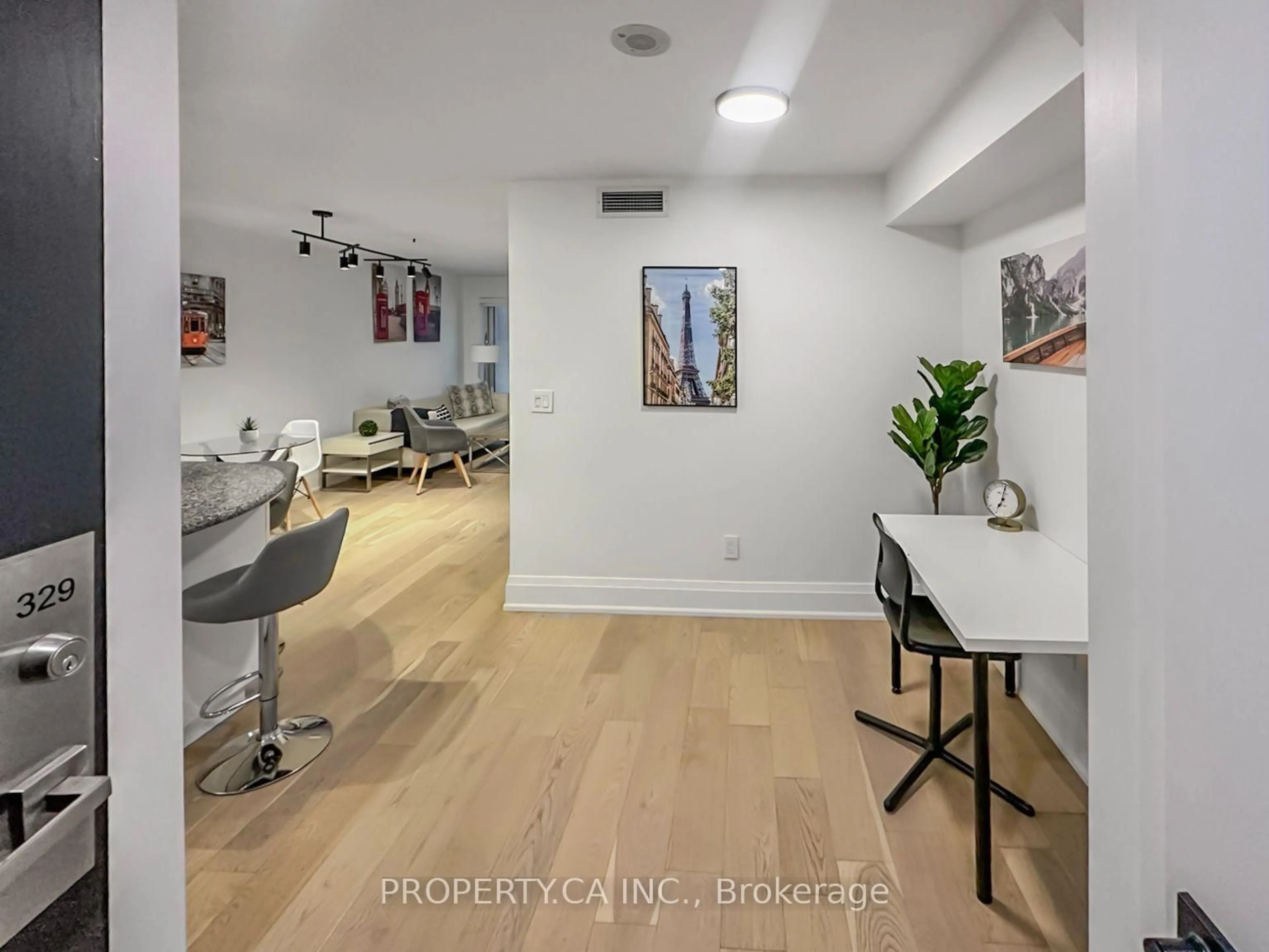 Unknown for 250 Wellington St #329, Toronto Ontario M5V 3P6