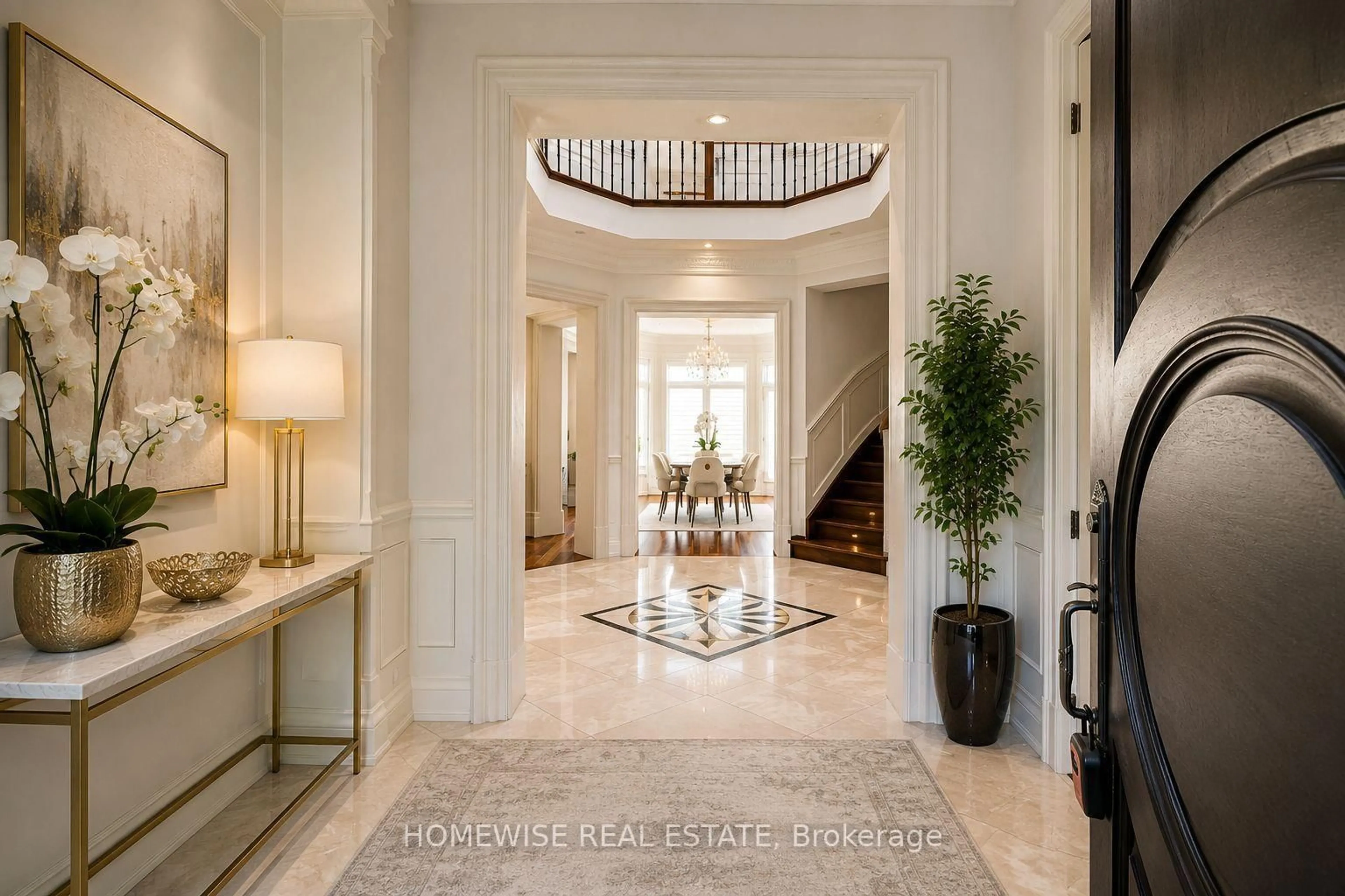 Indoor entryway for 2706 Bayview Ave, Toronto Ontario M2L 1B9