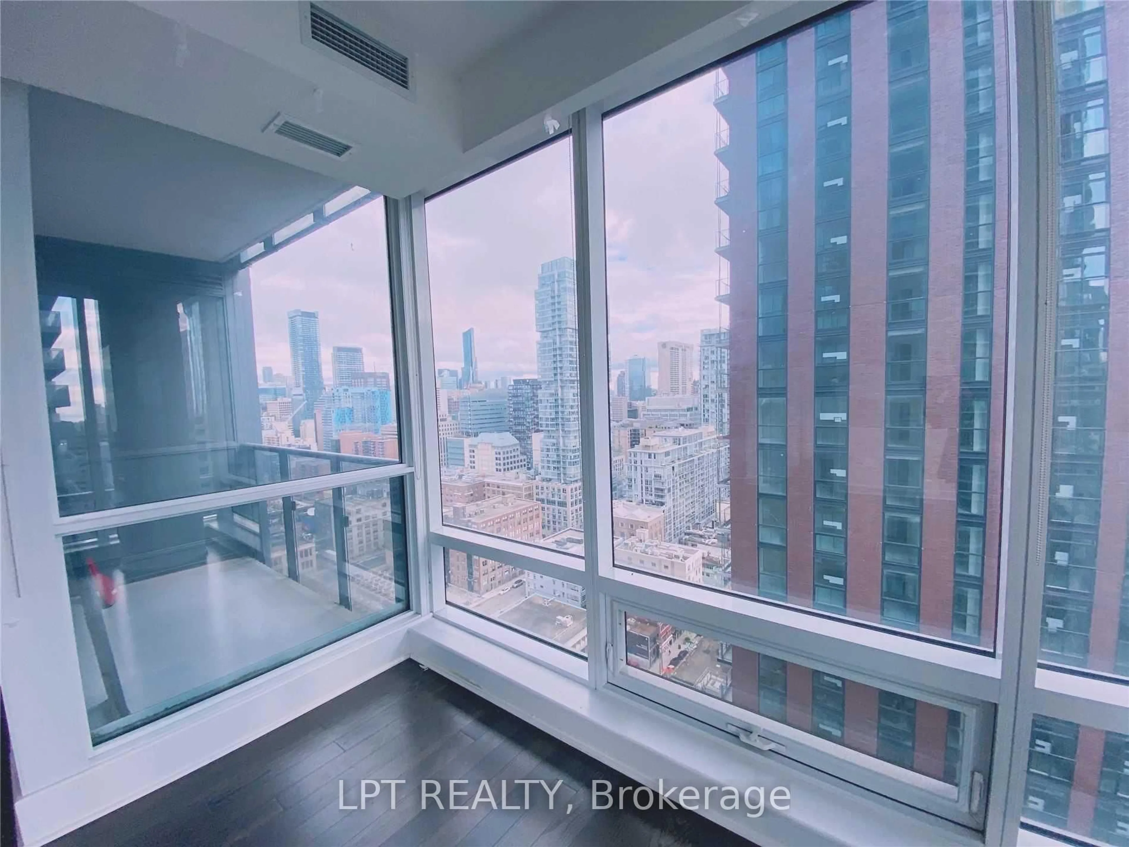 A pic of a room for 295 Adelaide St #2607, Toronto Ontario M5V 1P7