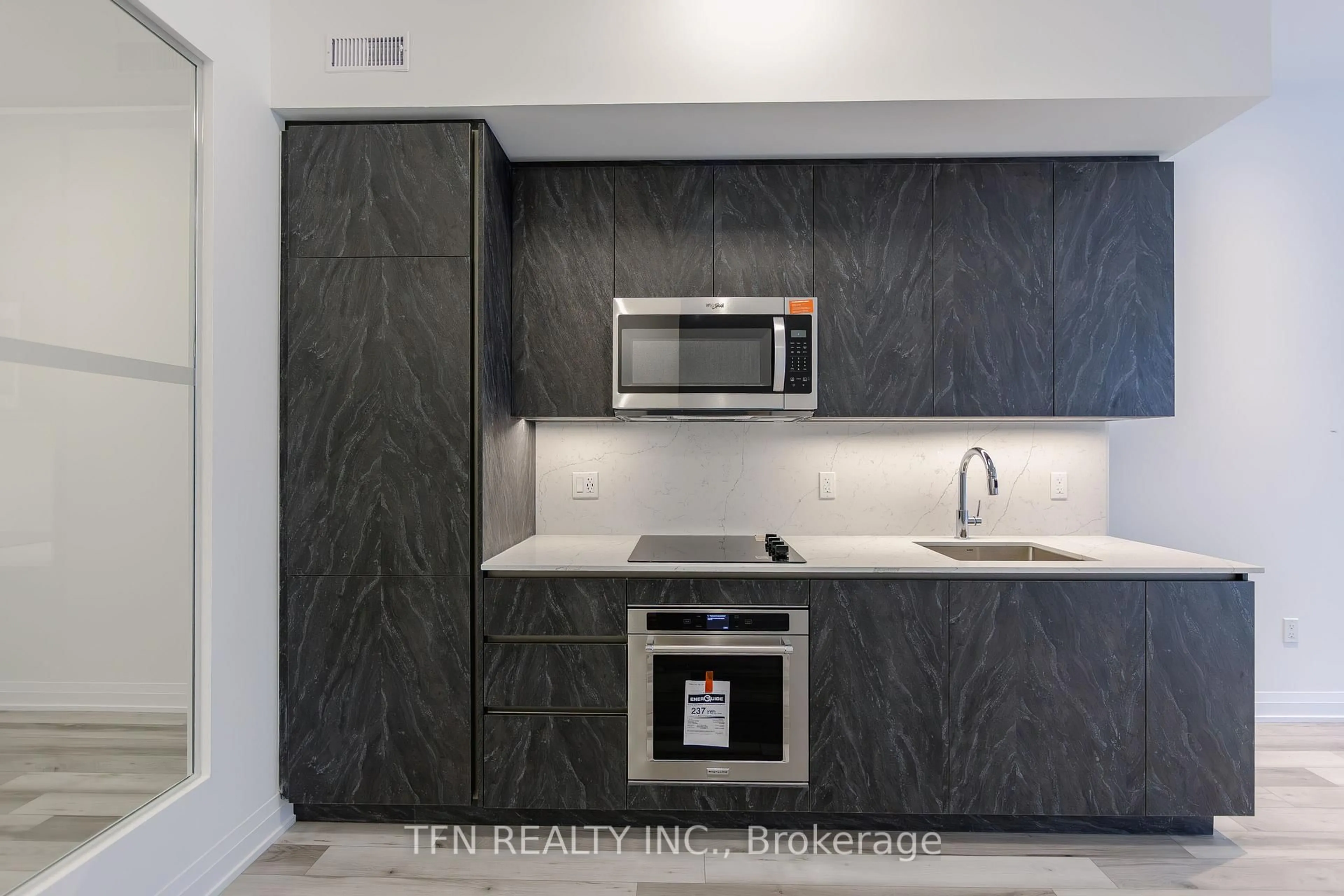 Standard kitchen, unknown for 15 Richardson St #531, Toronto Ontario M5A 0Y5