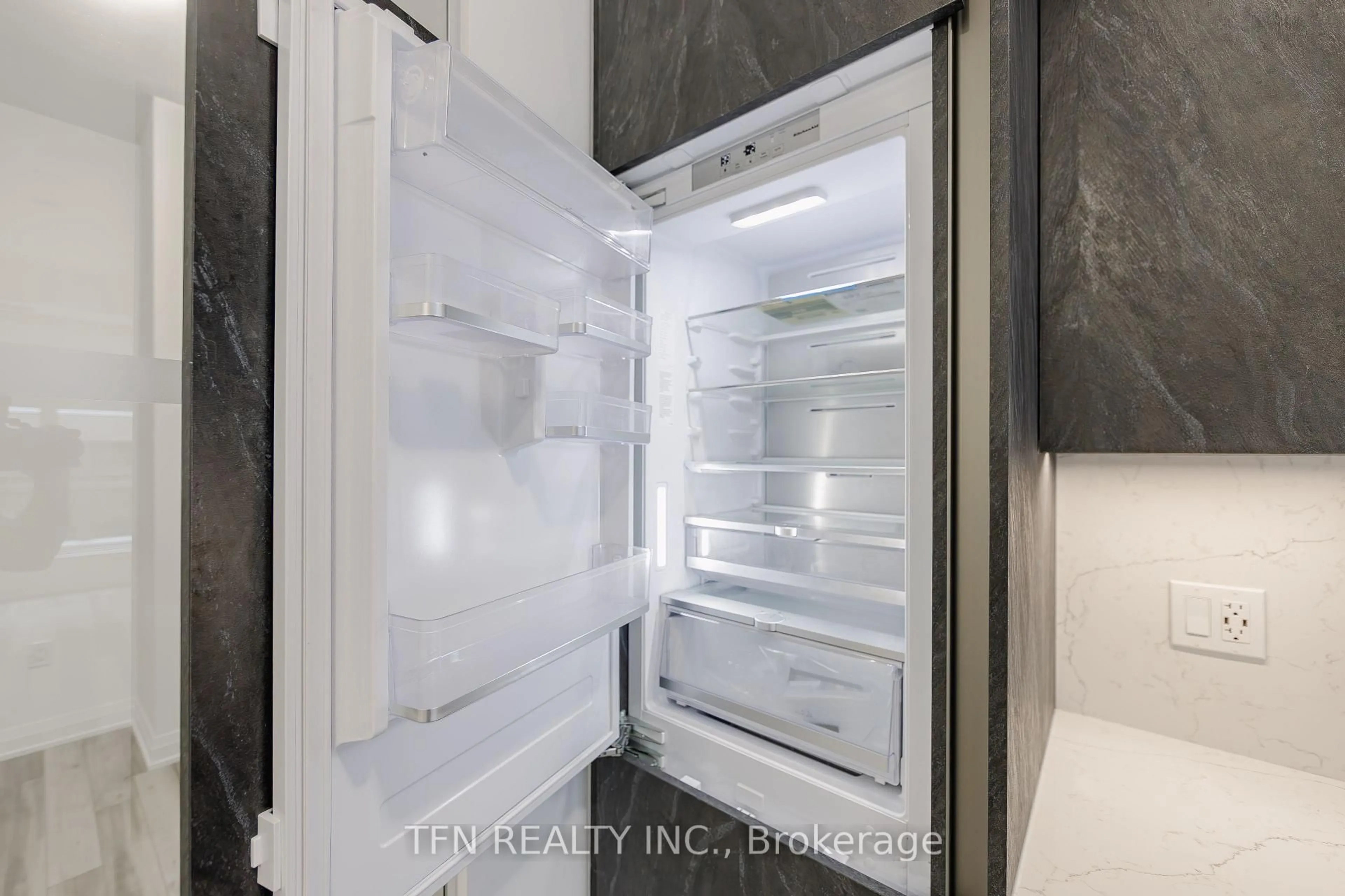 Laundry room for 15 Richardson St #531, Toronto Ontario M5A 0Y5