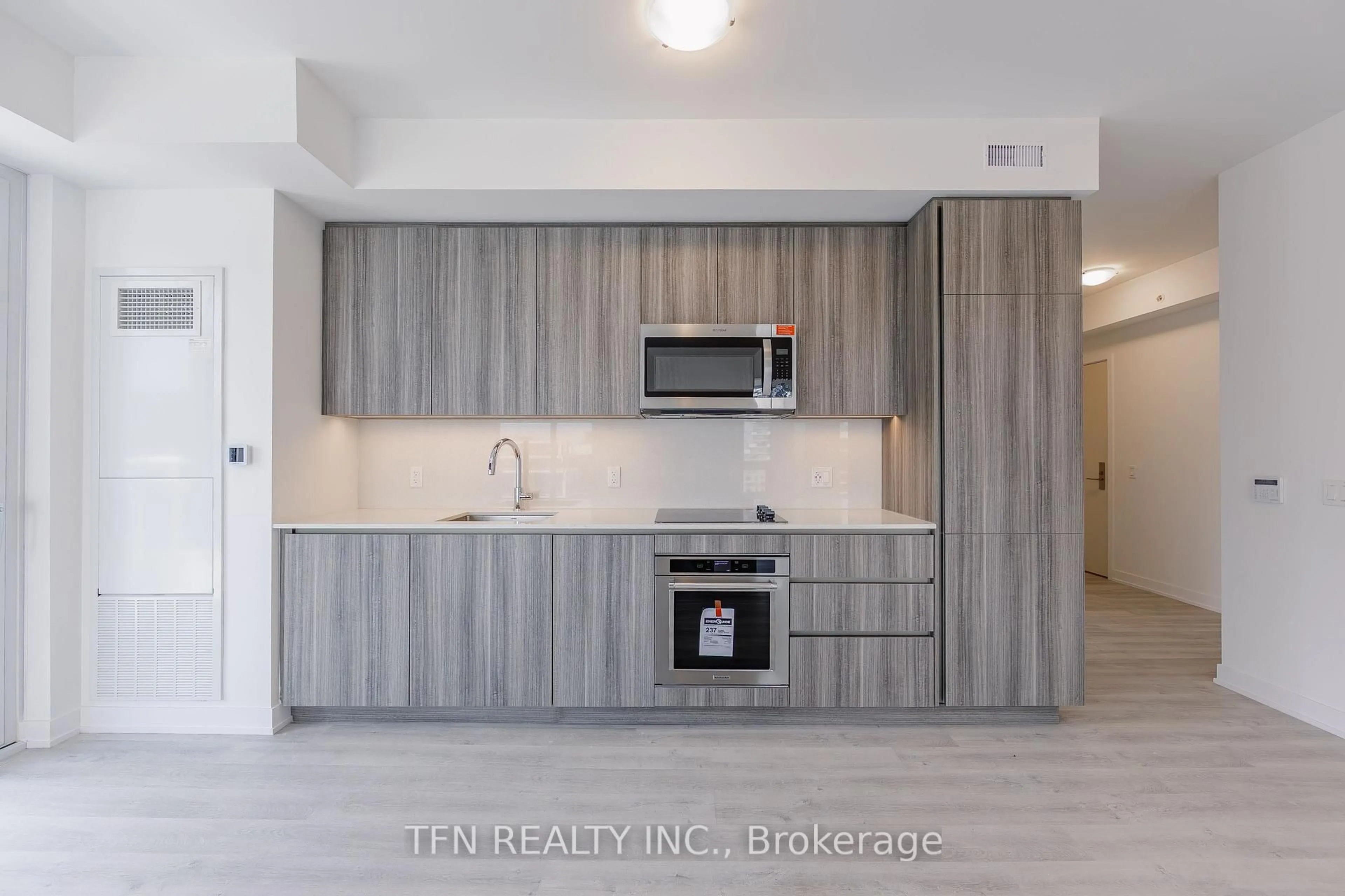 Standard kitchen, unknown for 15 Richardson St #1313, Toronto Ontario M5A 0Y5