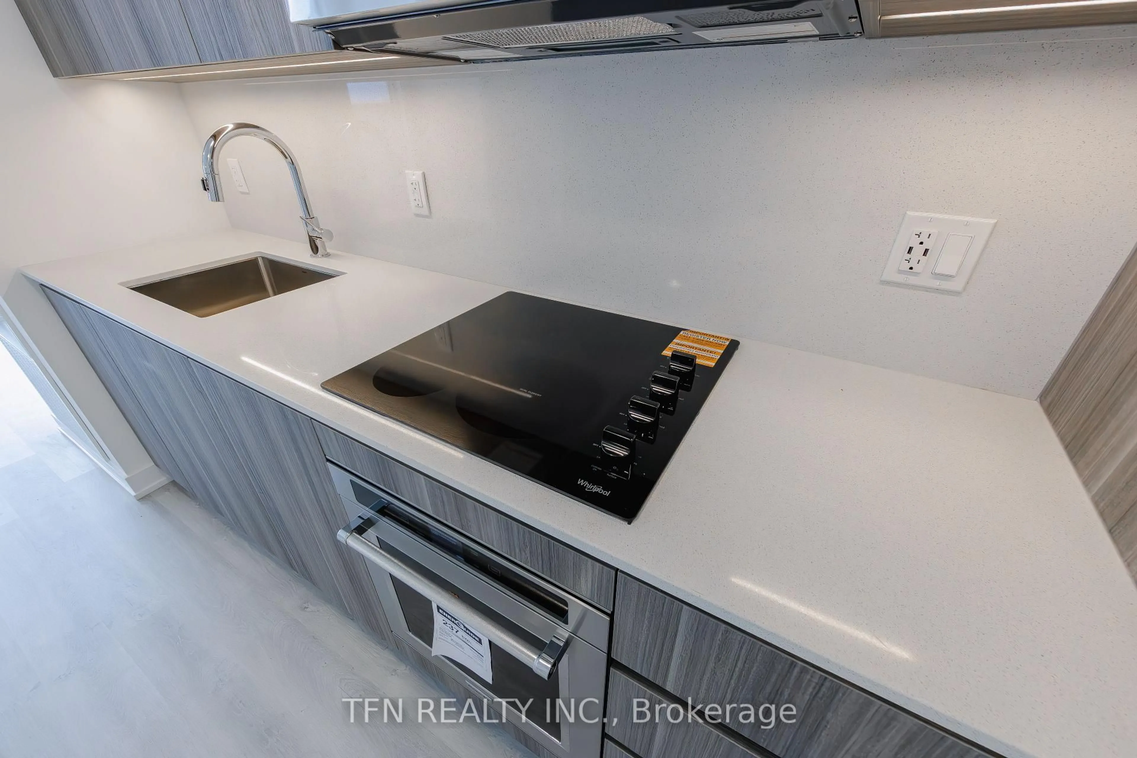 Standard kitchen, ceramic/tile floor for 15 Richardson St #1610, Toronto Ontario M5A 0Y5