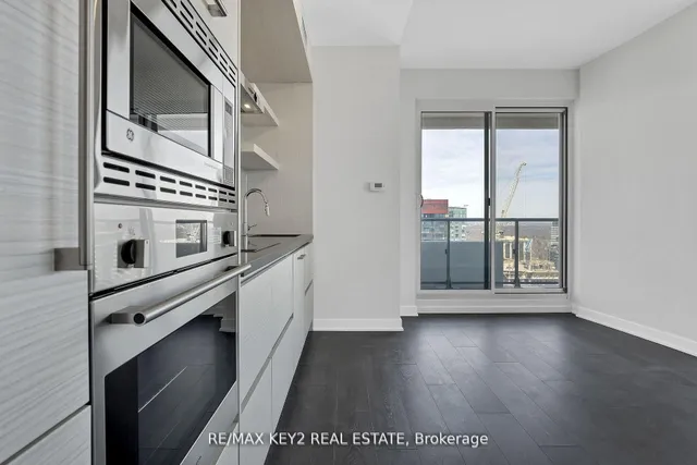 2221 Yonge St #3402, Toronto 3