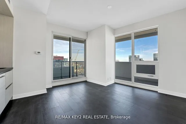 2221 Yonge St #3402, Toronto 5