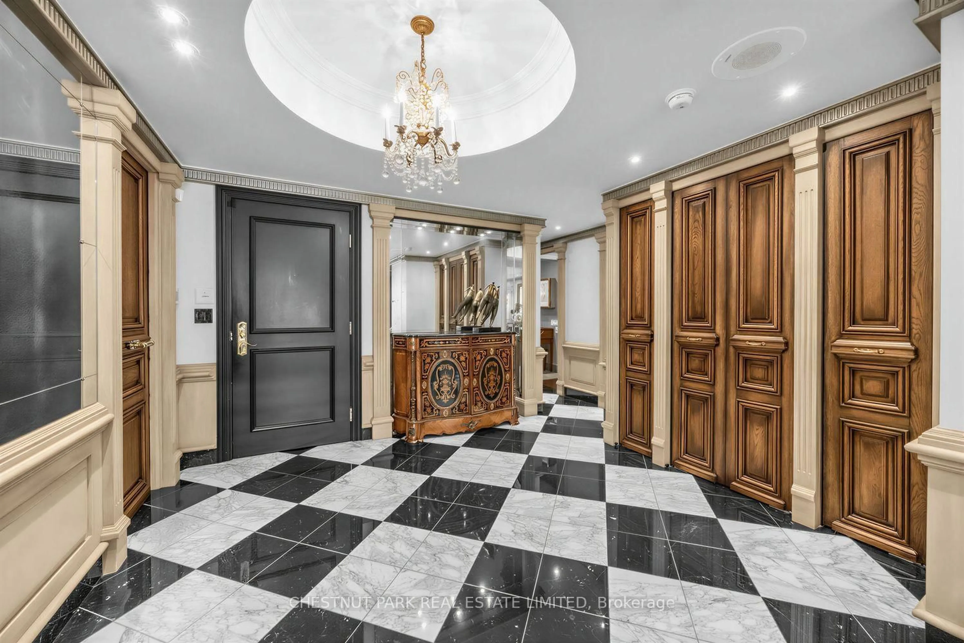 Indoor foyer for 33 Delisle Ave #705, Toronto Ontario M4V 3C7