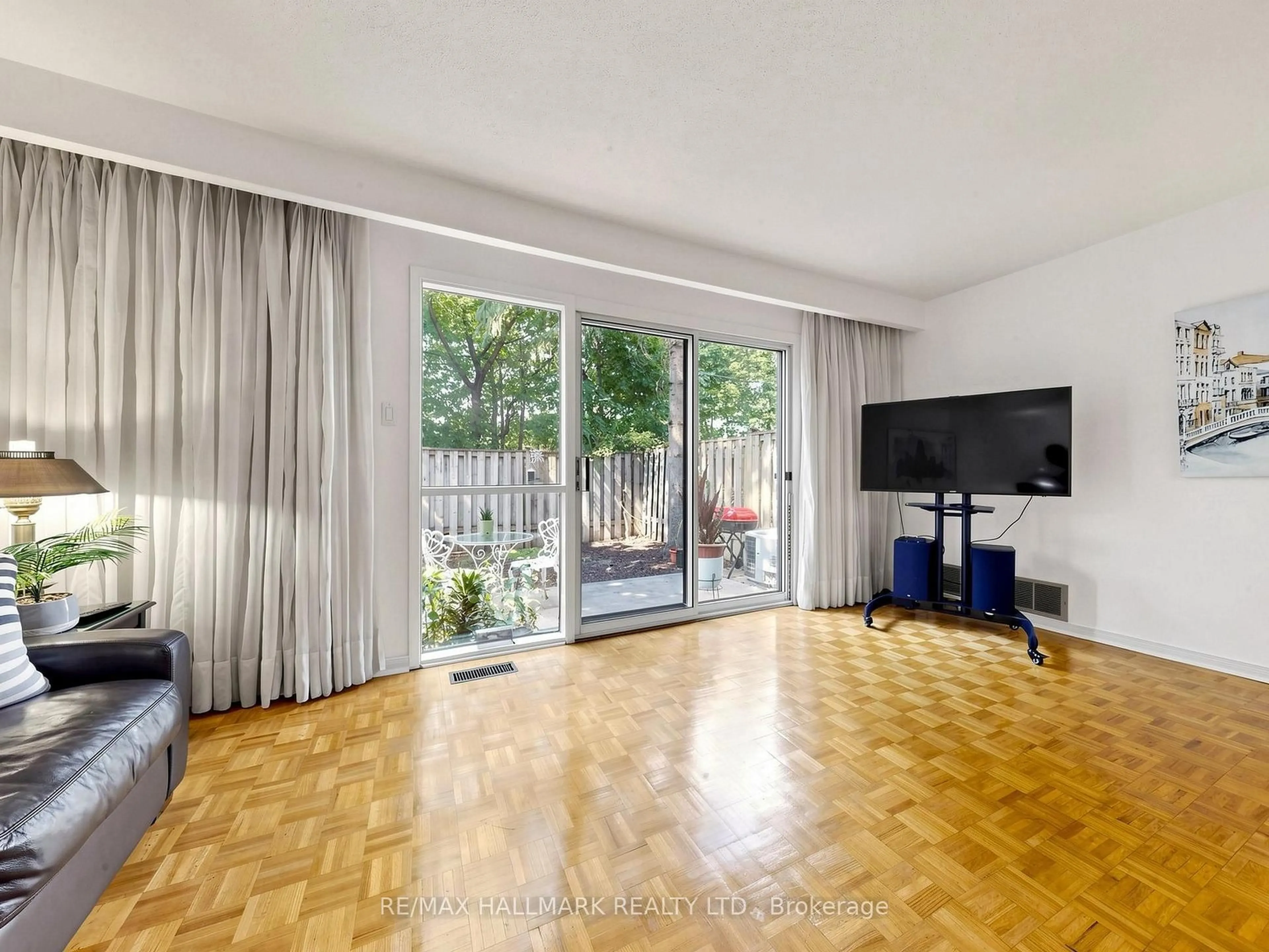A pic of a room for 80 Song Meadoway, Toronto Ontario M2H 2T7