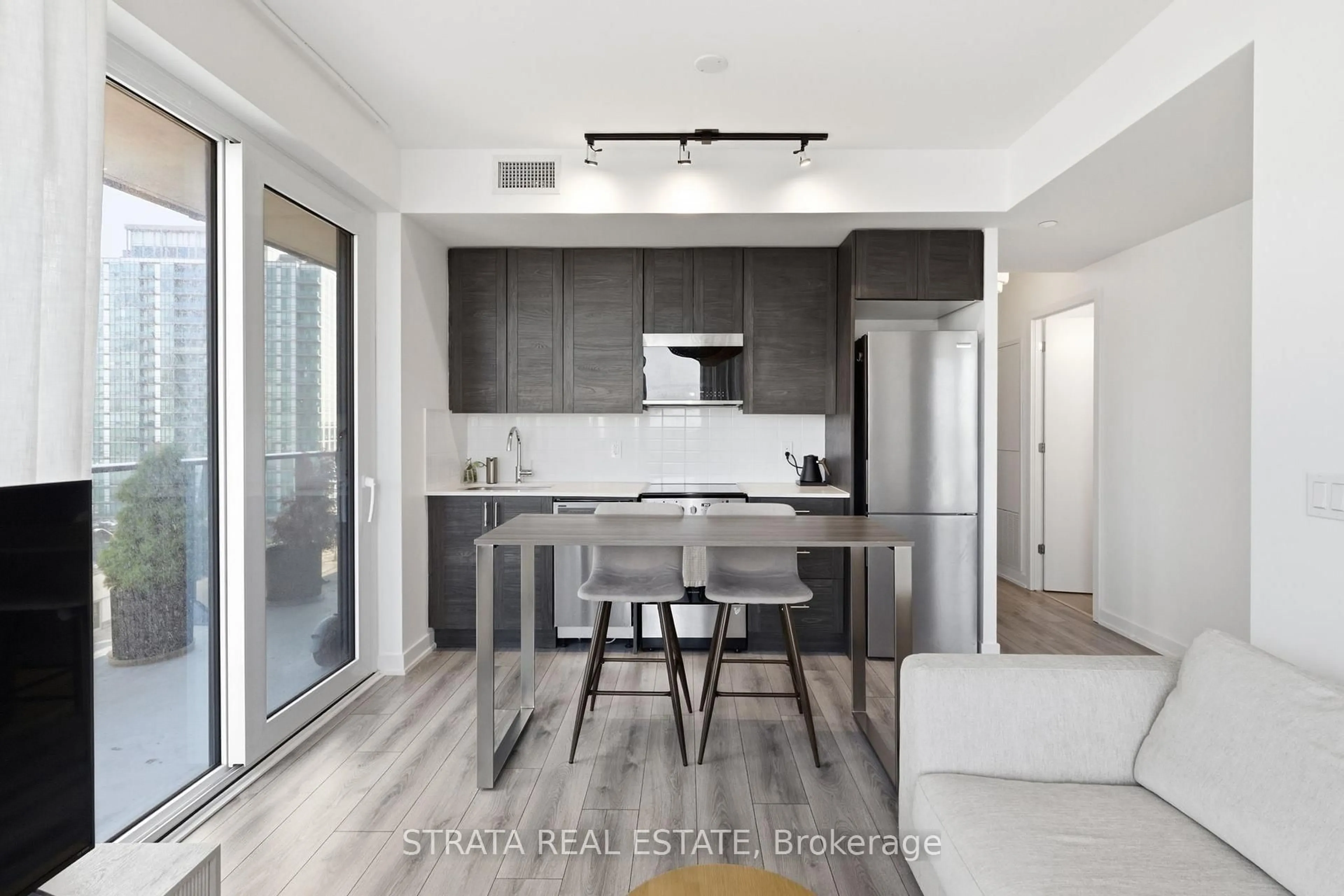 Open concept kitchen, unknown for 15 ELLERSLIE Ave #708, Toronto Ontario M2N 0L7