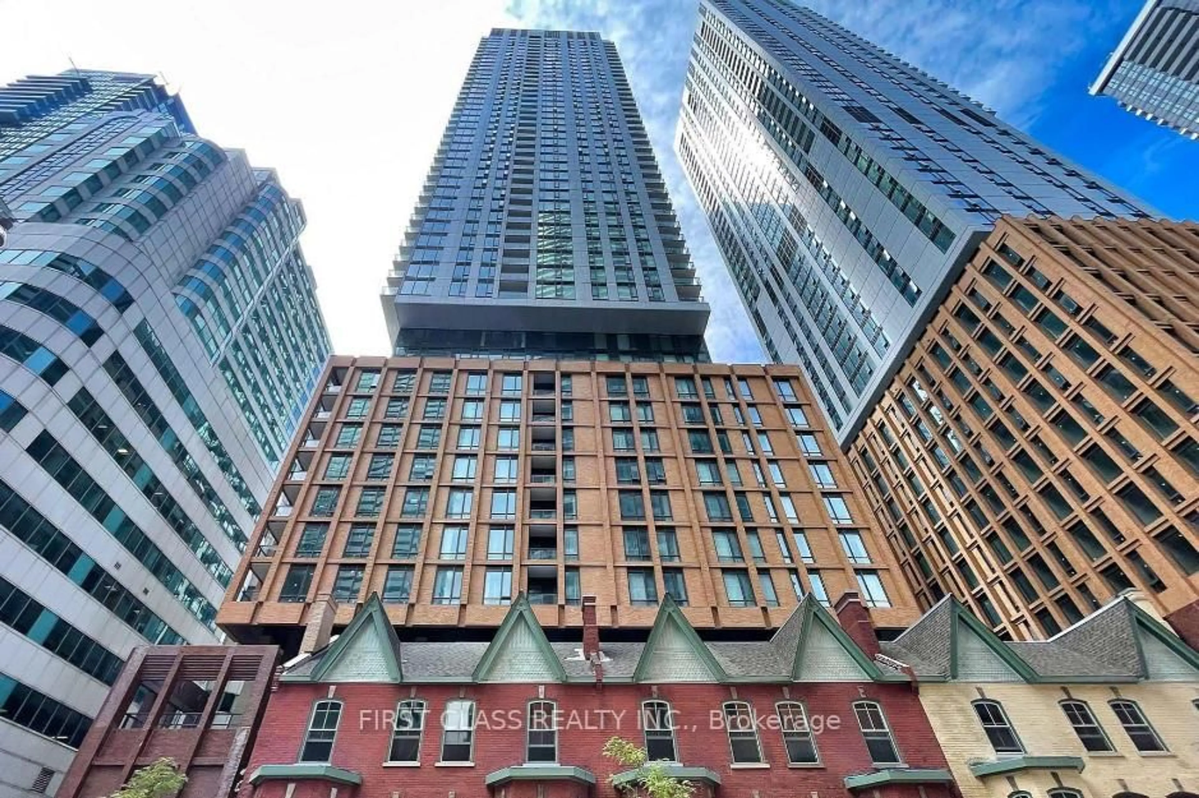 Patio, building for 8 Widmer St #3905, Toronto Ontario M5V 2E7