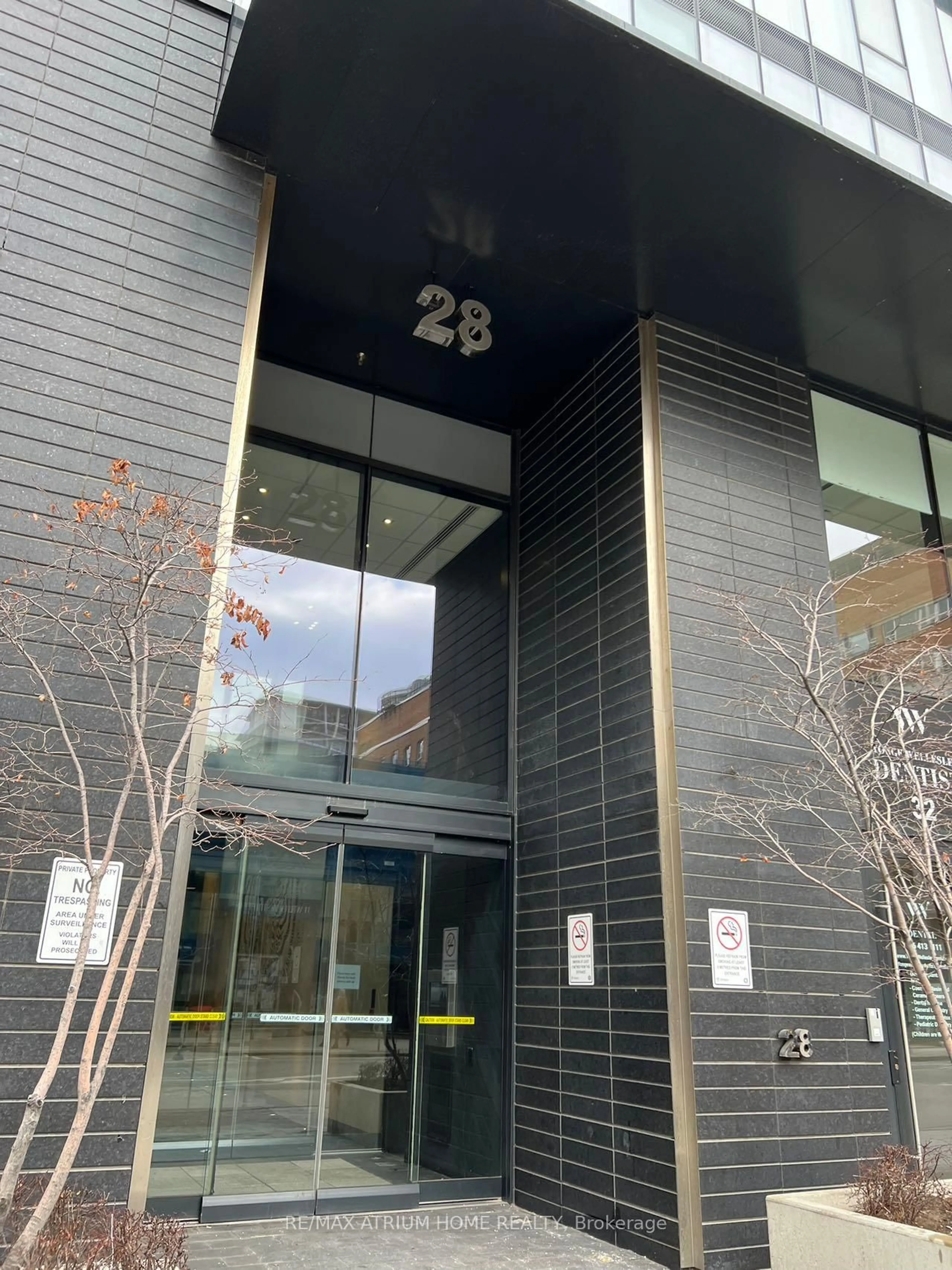 Indoor foyer for 28 Wellesley St #3105, Toronto Ontario M4Y 1G3