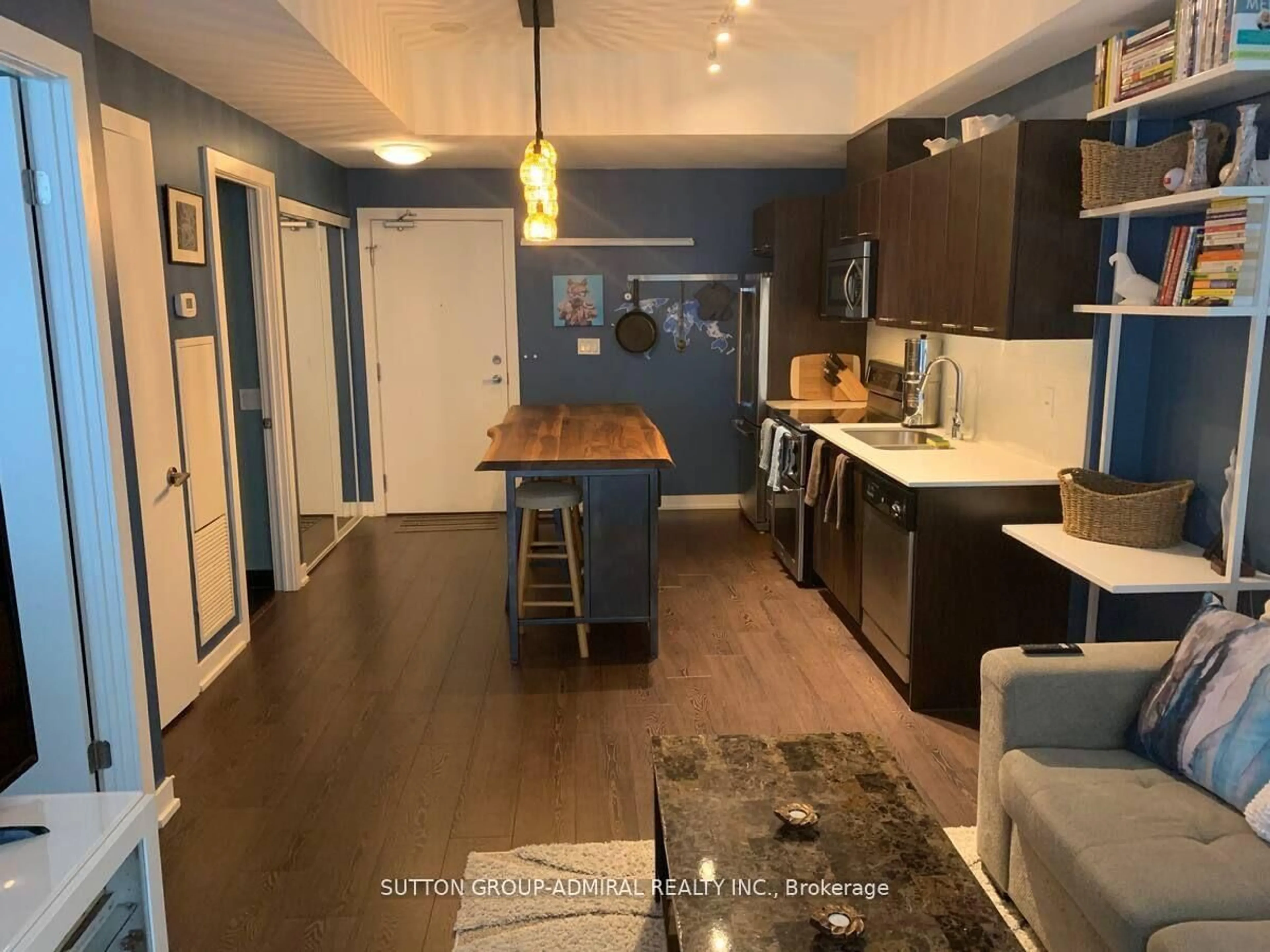 Open concept kitchen, unknown for 20 Bruyeres Mews #217, Toronto Ontario M5V 0G8