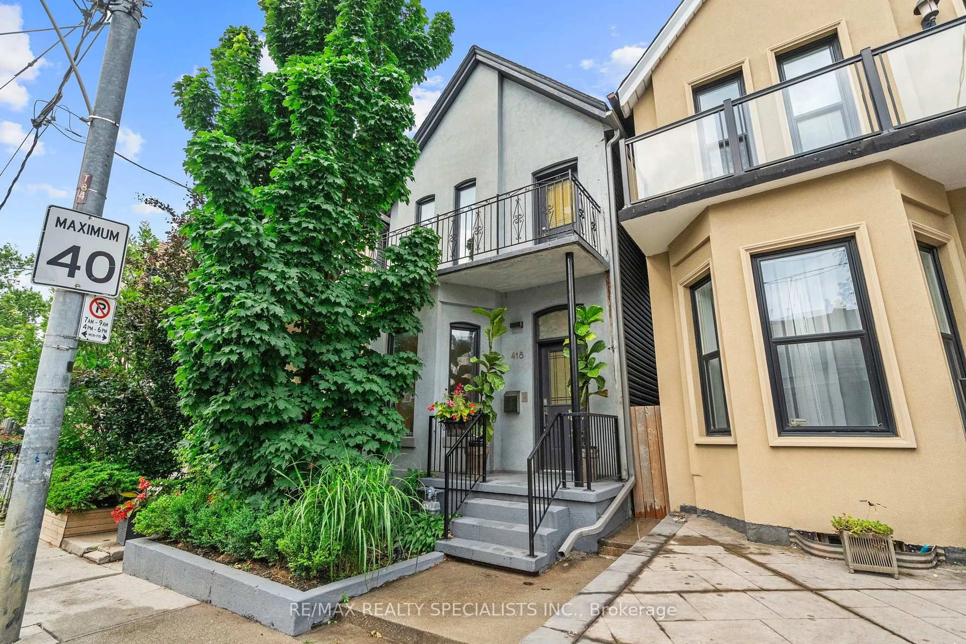 Unknown for 418 Ossington Ave, Toronto Ontario M6J 3A7