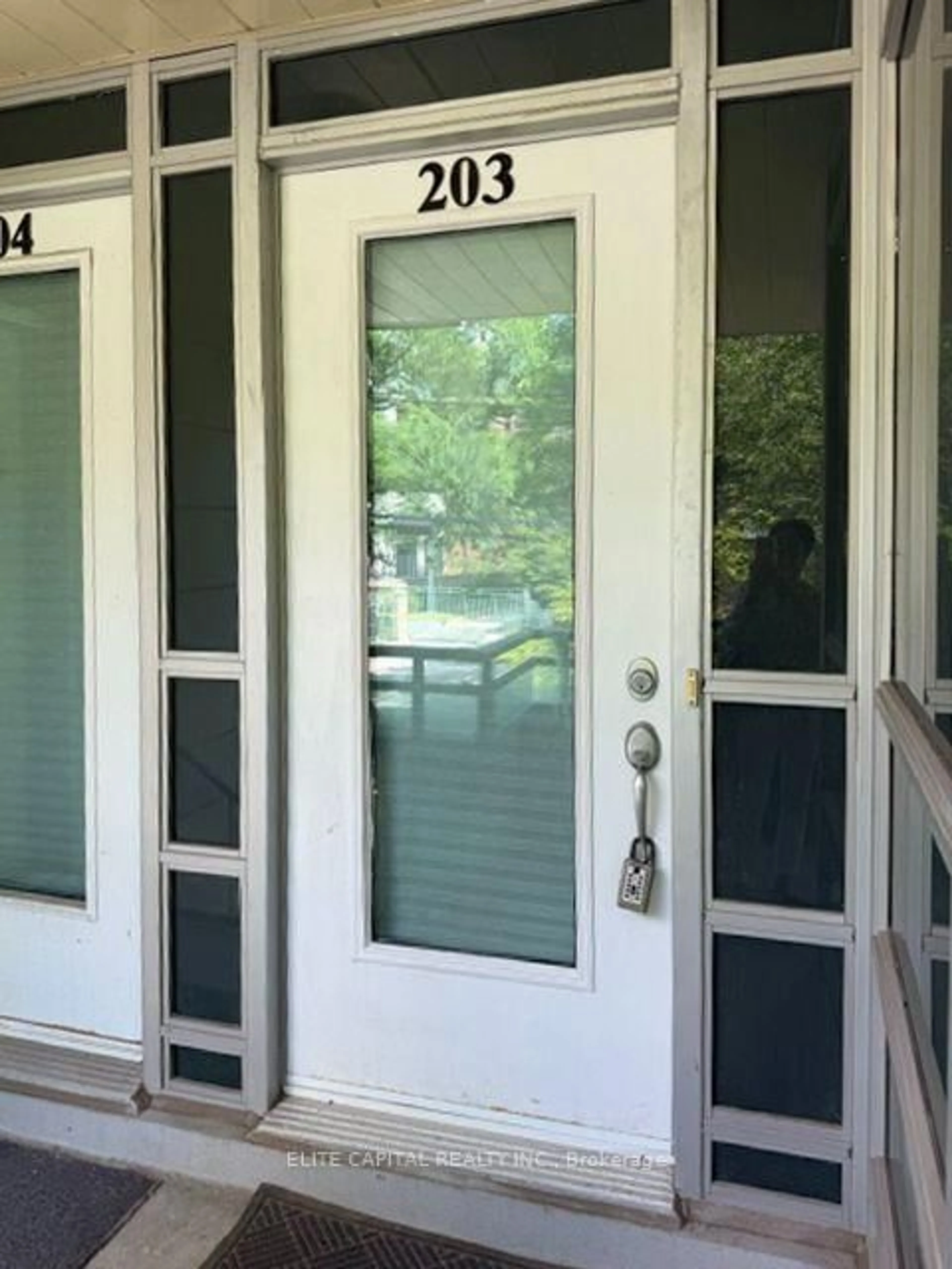 Unknown for 31 Olive Ave #203, Toronto Ontario M2N 4N4