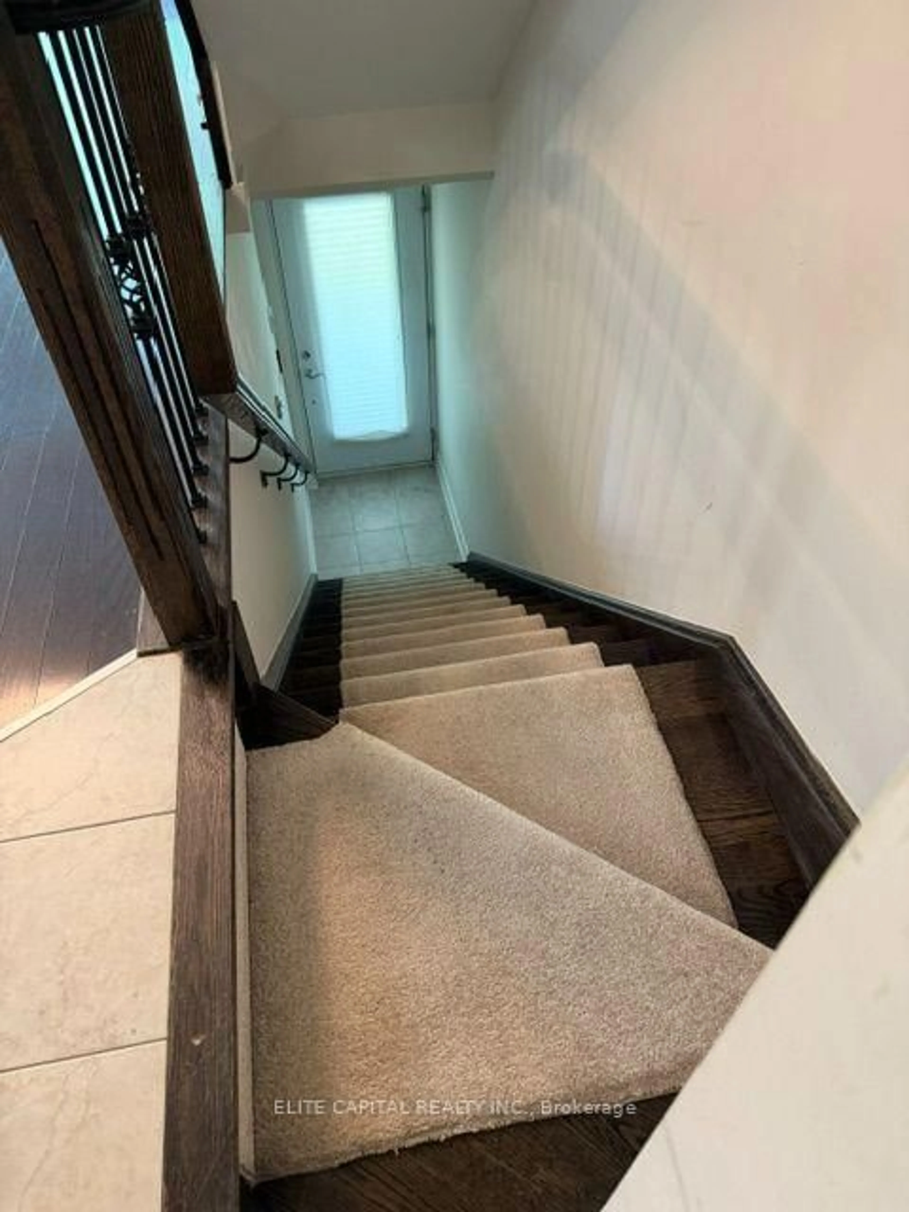 Stairs for 31 Olive Ave #203, Toronto Ontario M2N 4N4