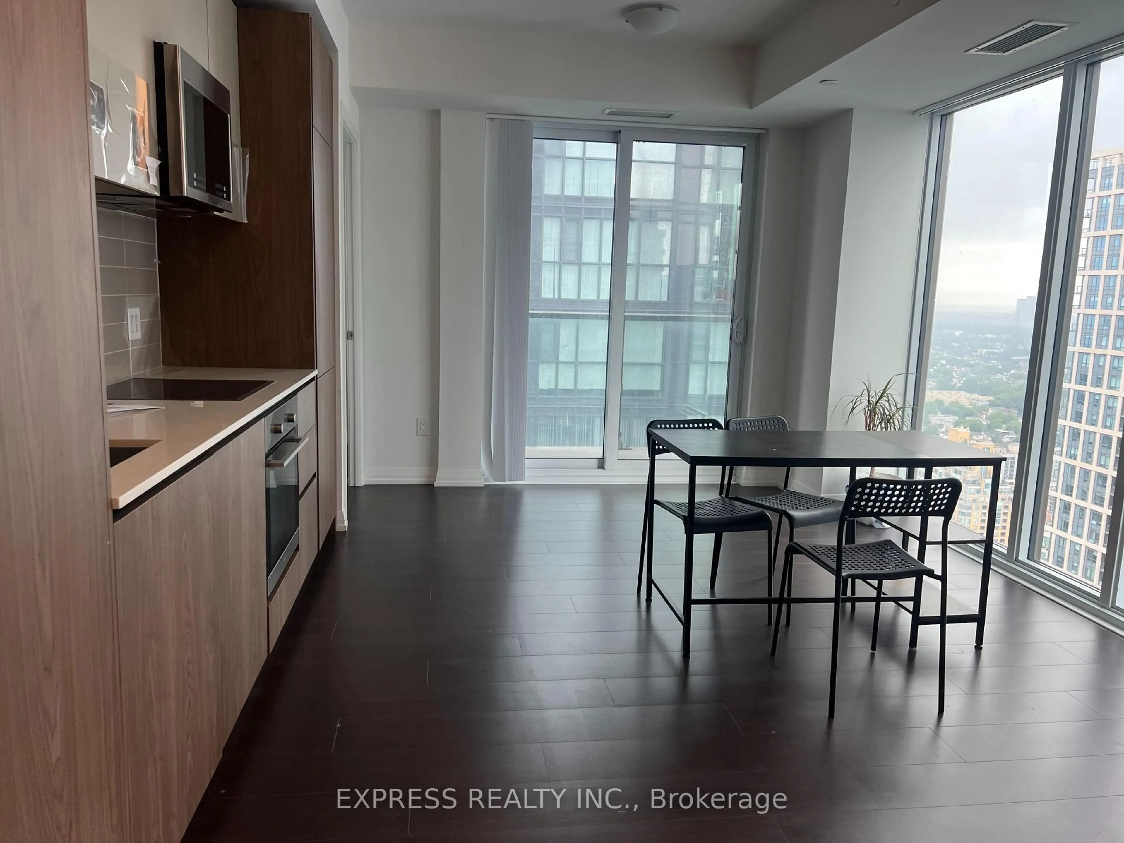 Unknown for 8 Widmer St #4303, Toronto Ontario M5V 0W6