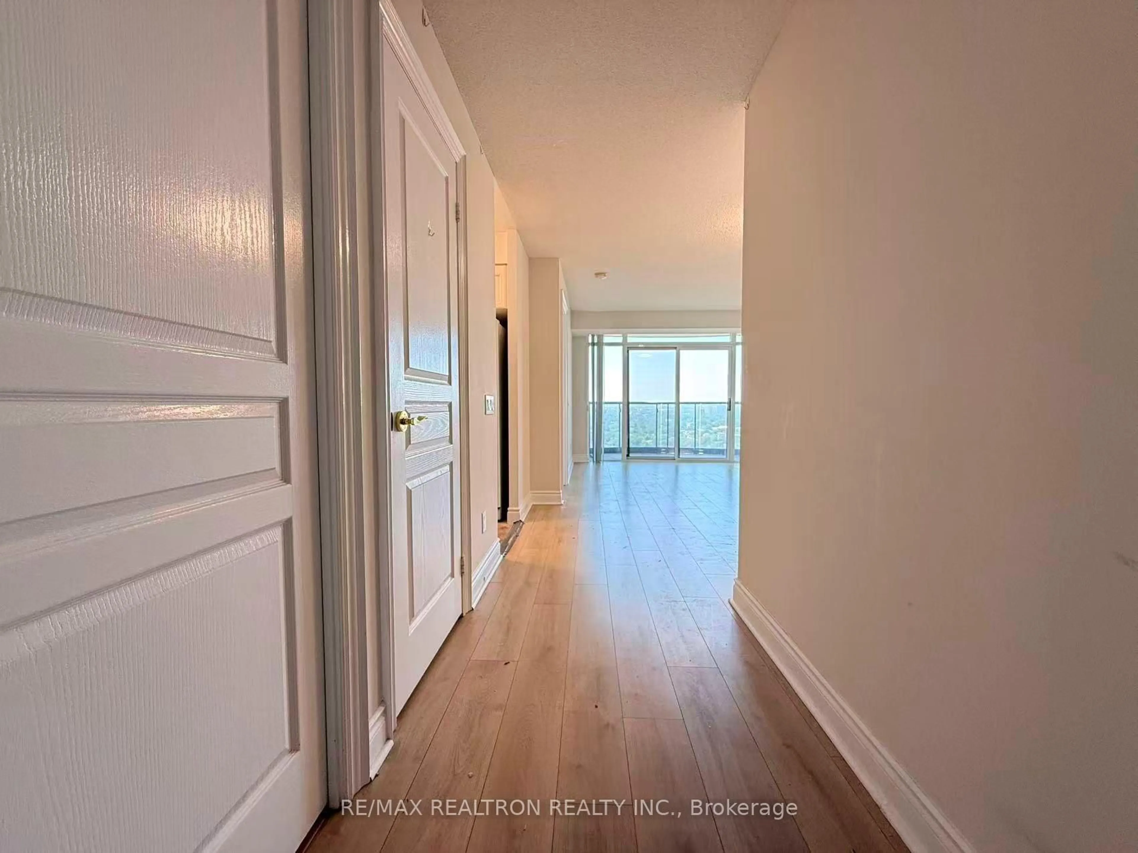 Indoor entryway for 10 Northtown Way #2708, Toronto Ontario M2N 7L4