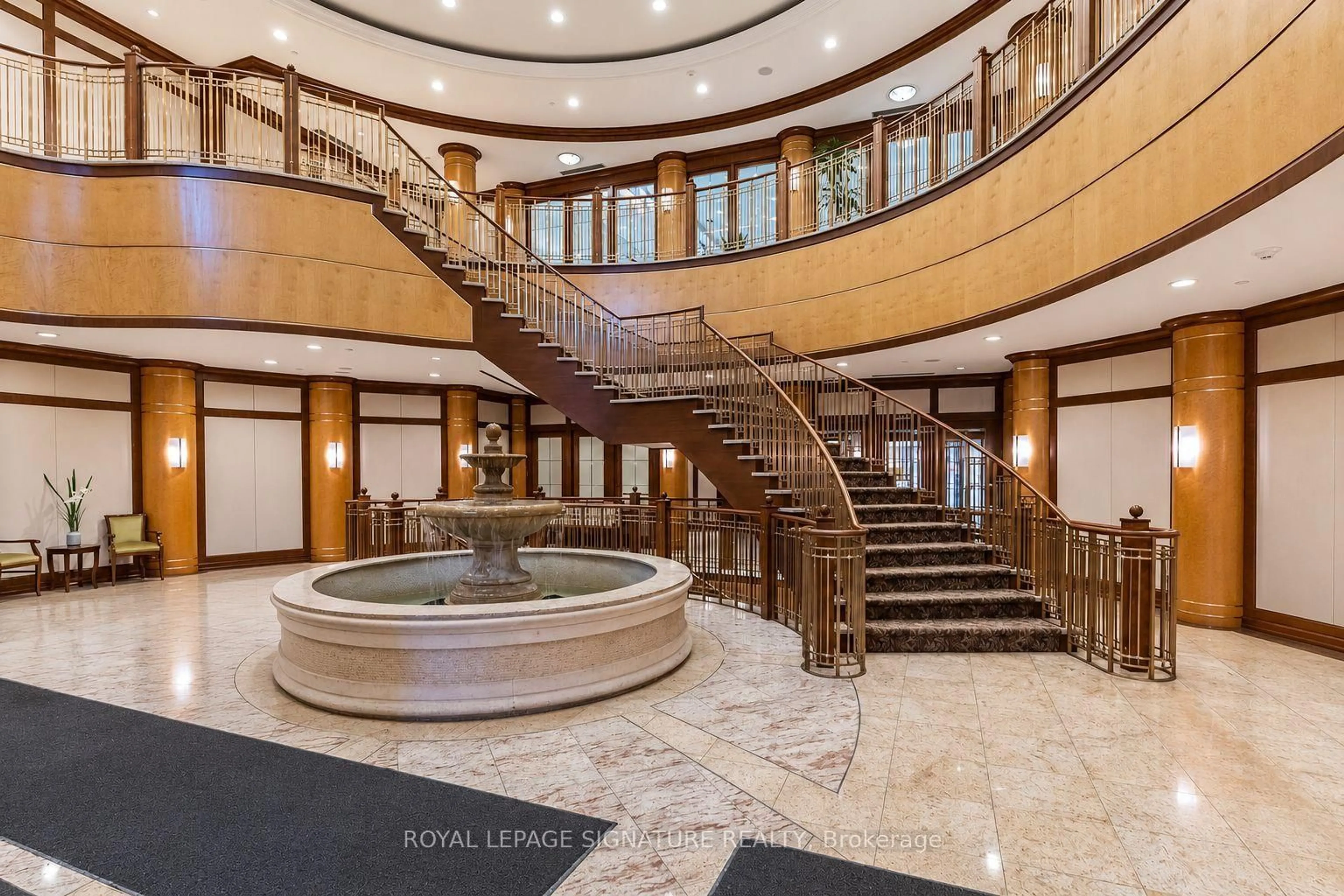 Indoor foyer for 80 Harrison Garden Blvd #323, Toronto Ontario M2N 7E3