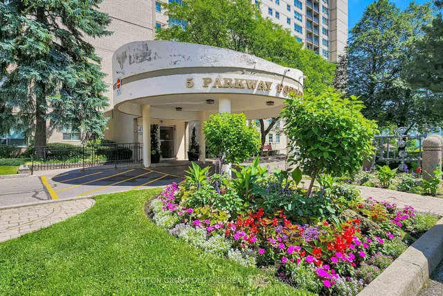 5 Parkway Forest Dr #1901, Toronto 2