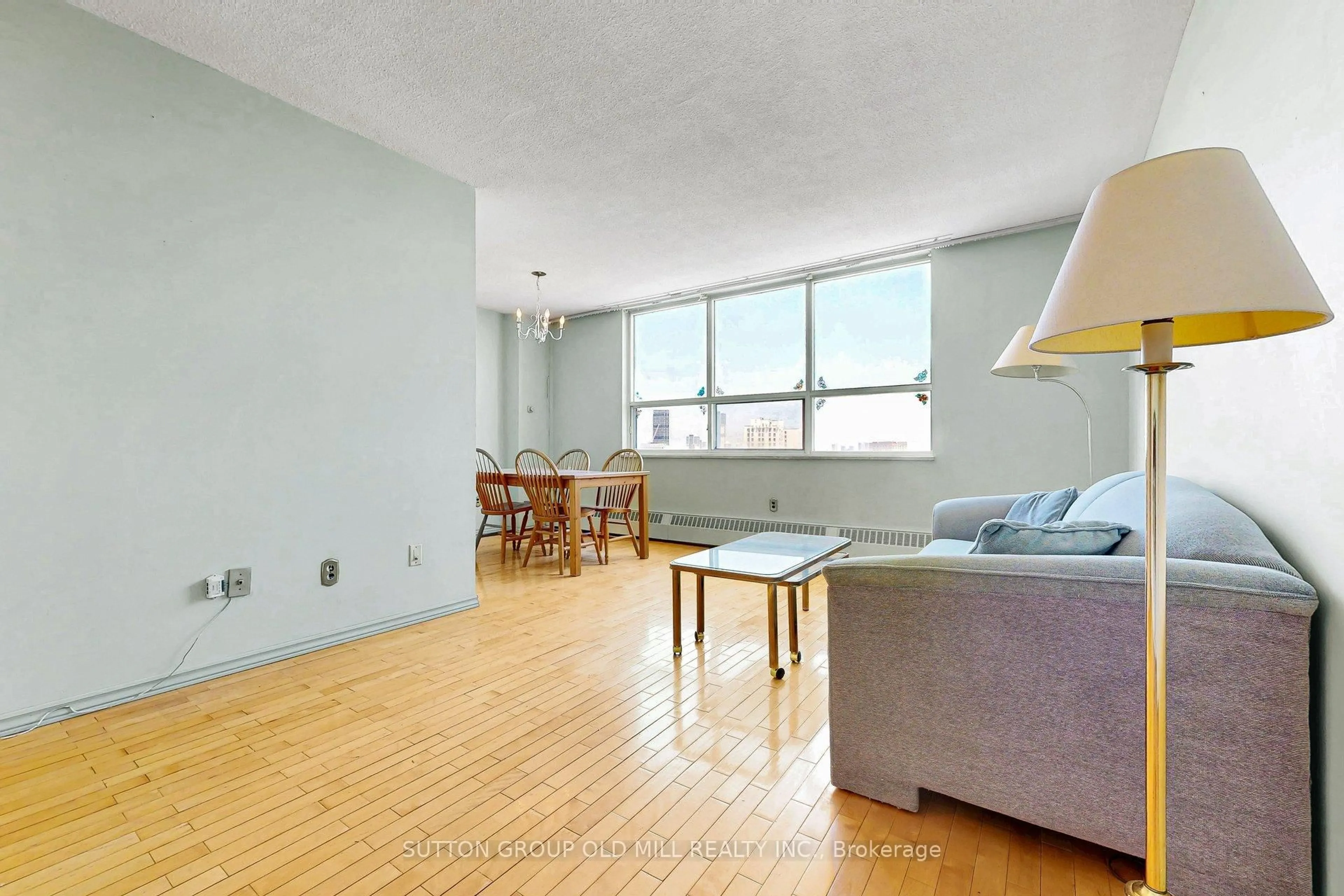 A pic of a room for 5 Parkway Forest Dr #1901, Toronto Ontario M2J 1L2