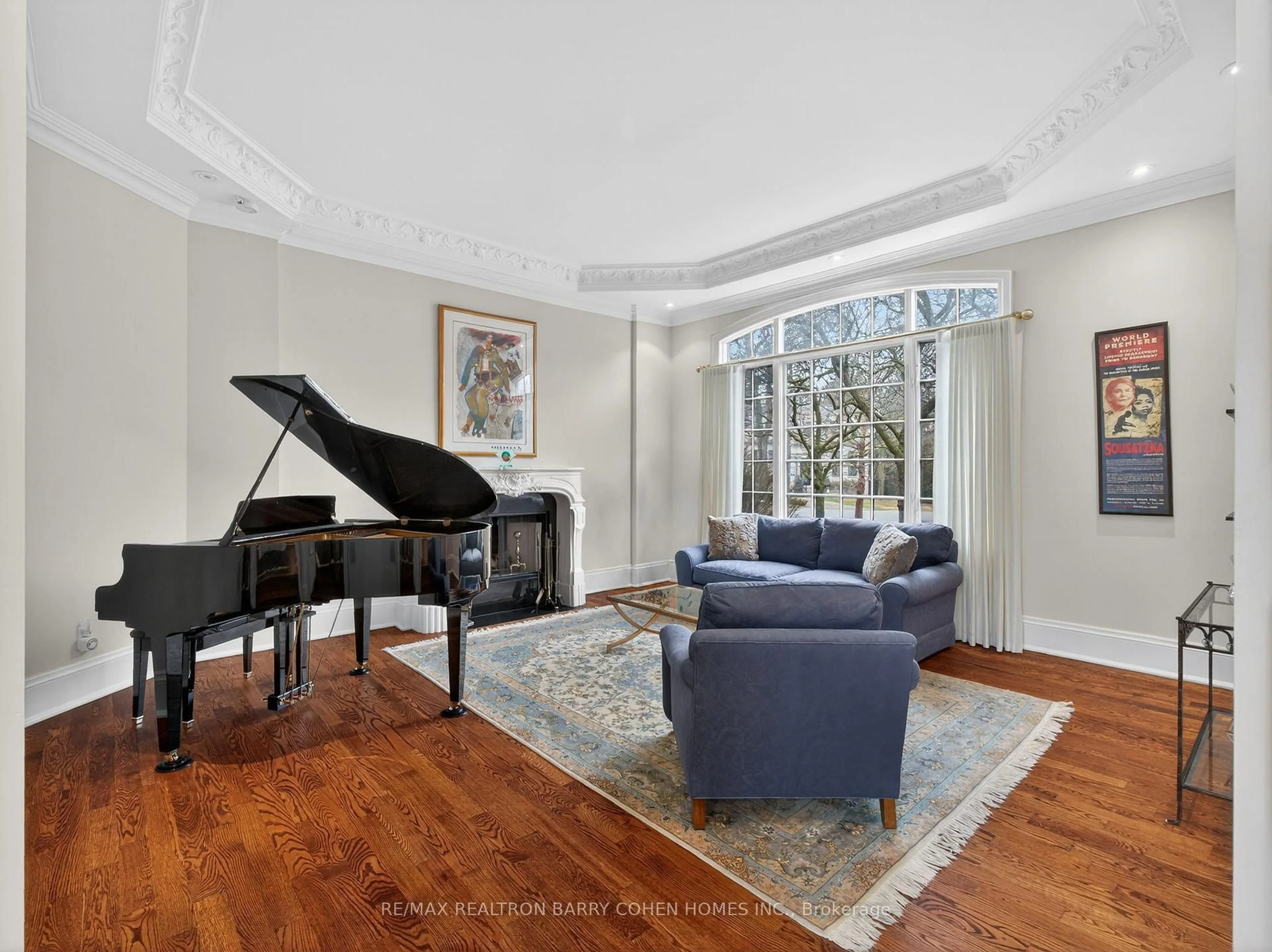 Living room with furniture, unknown for 17 Bayview Rdge, Toronto Ontario M2L 1E3