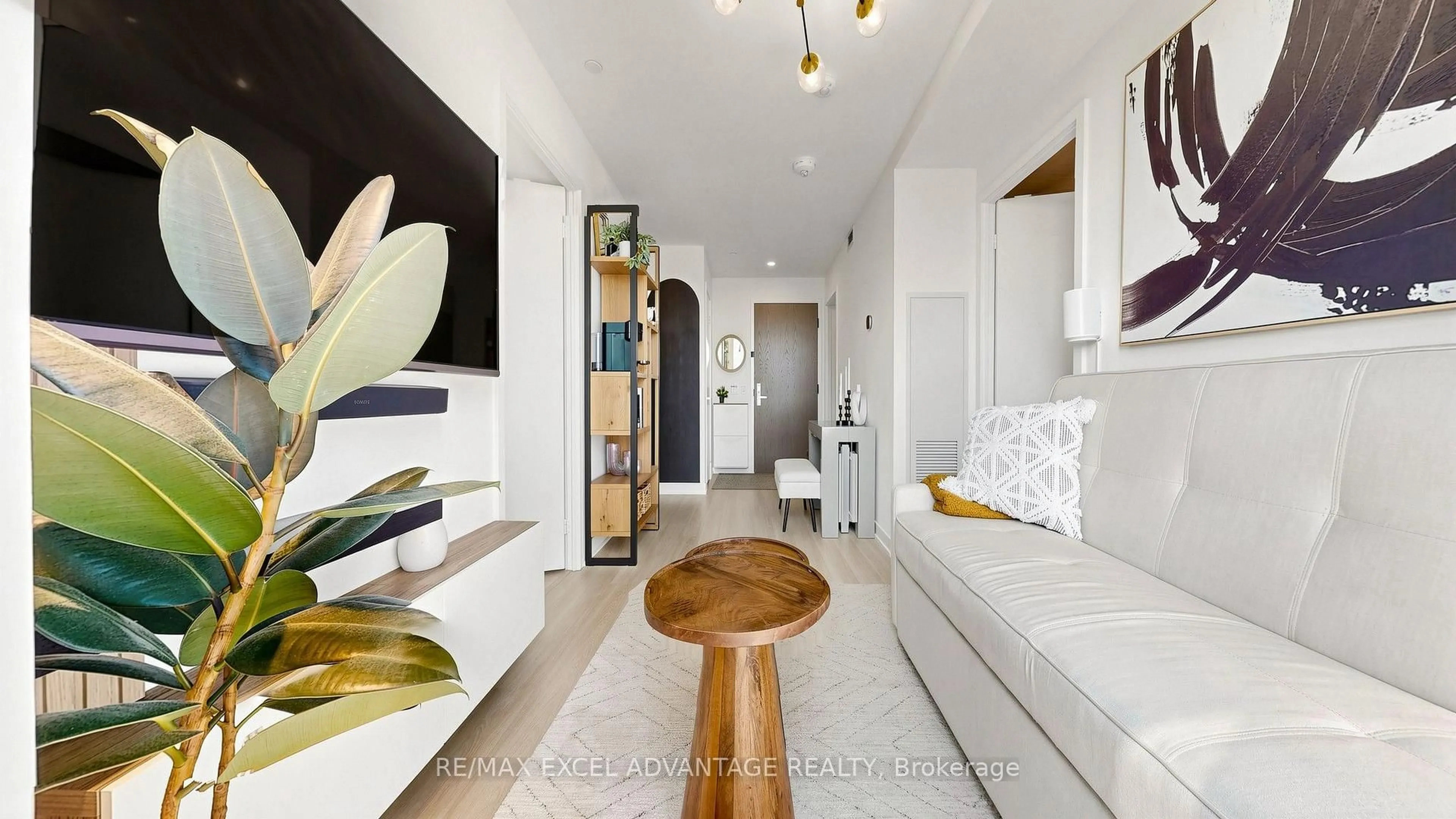 Indoor entryway for 30 Tretti Way #PH17, Toronto Ontario M3H 0E3