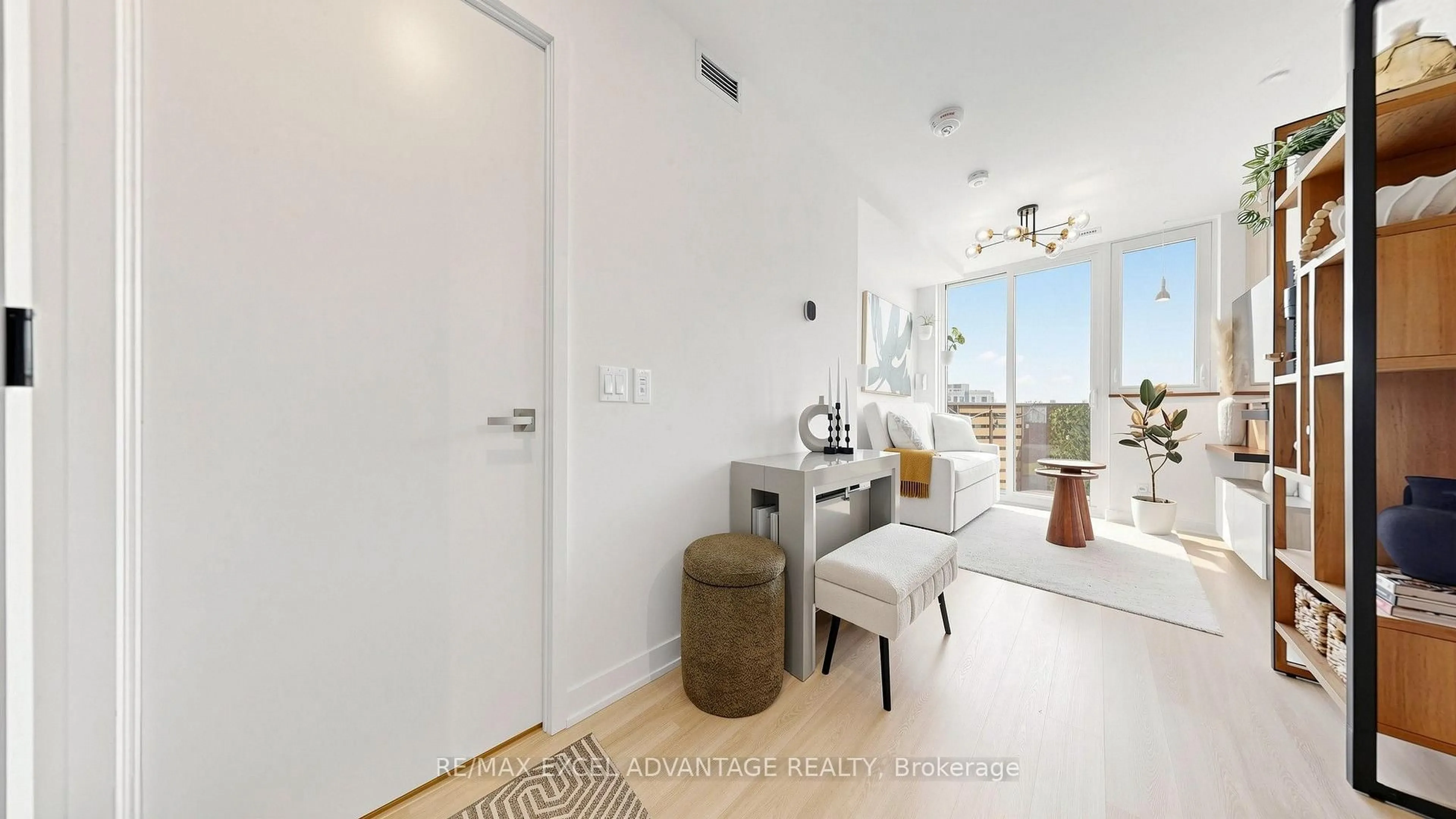 Indoor entryway for 30 Tretti Way #PH17, Toronto Ontario M3H 0E3