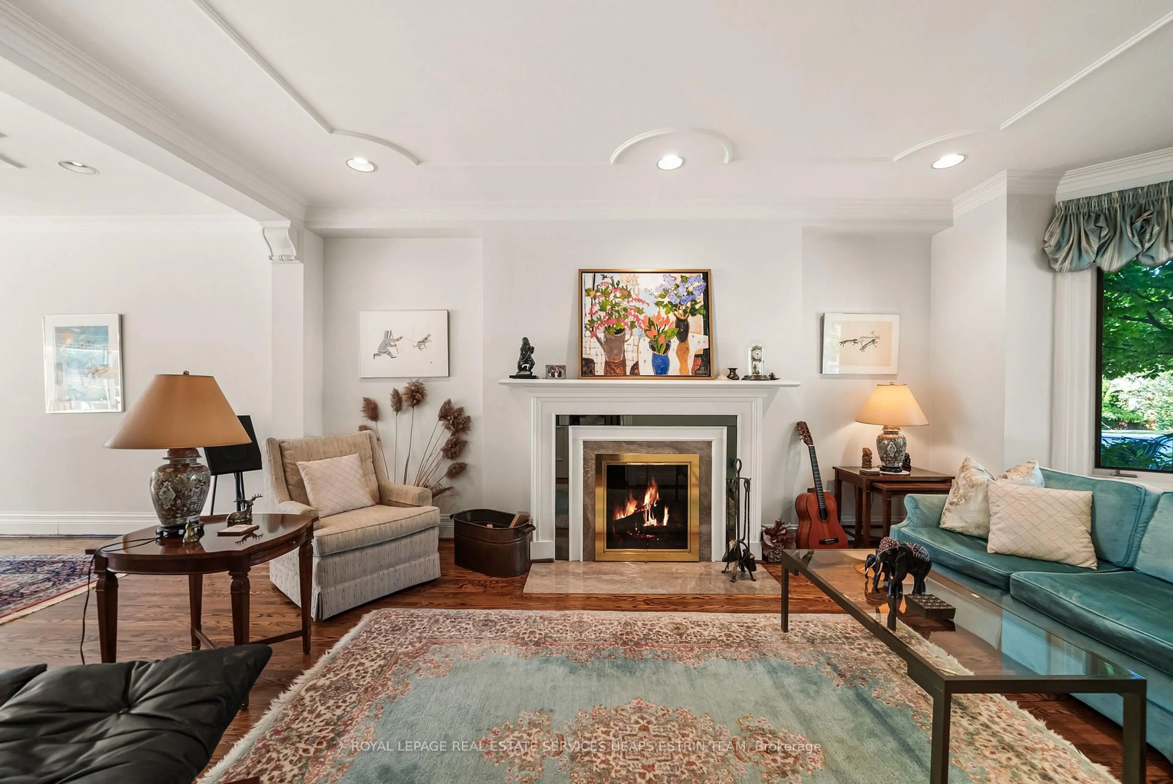 Living room with furniture, unknown for 9 Inglewood Dr, Toronto Ontario M4T 1G7