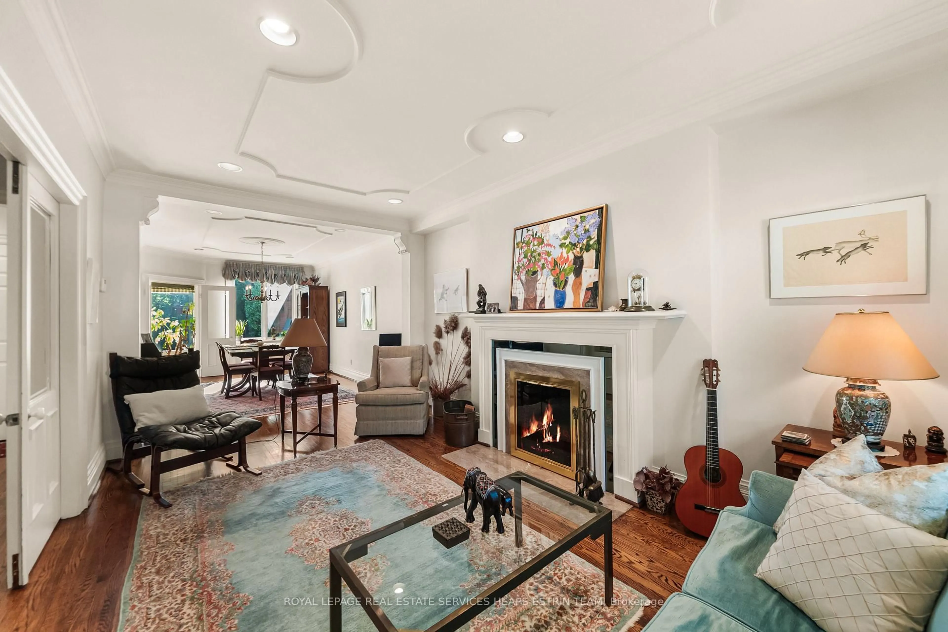 Living room with furniture, unknown for 9 Inglewood Dr, Toronto Ontario M4T 1G7